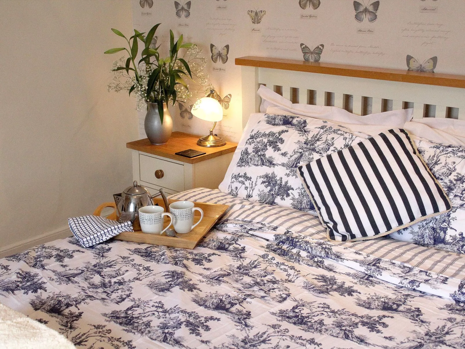 Admirals Suite-Inside