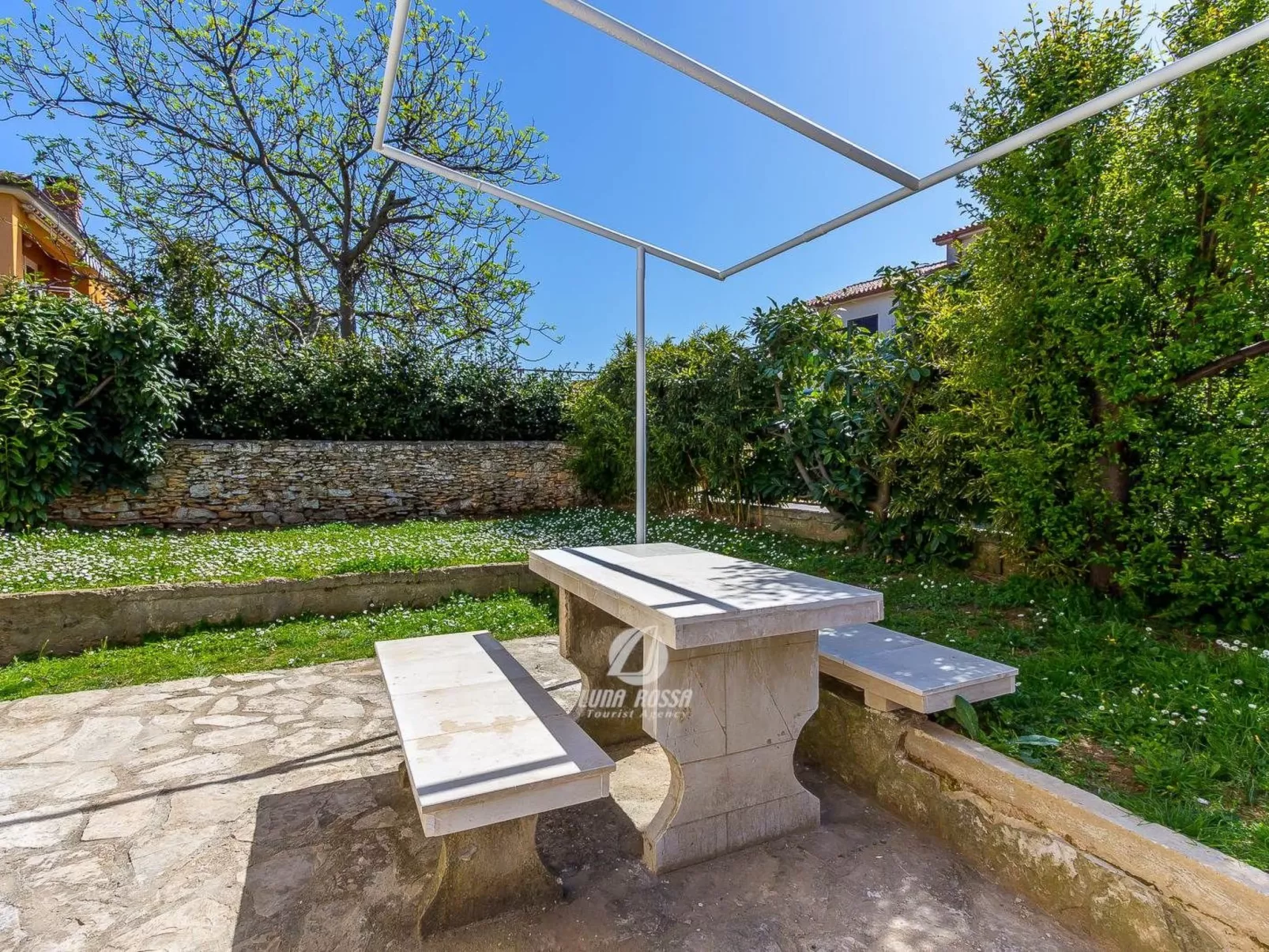 Wohnung in Medulin mit eigener Terrasse-Outside