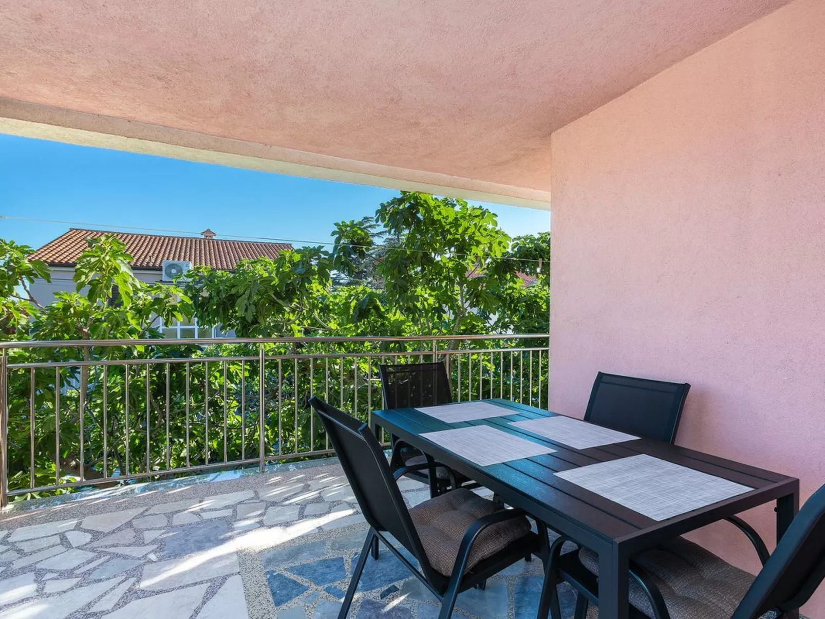 Alojzija - Mali-Draußen