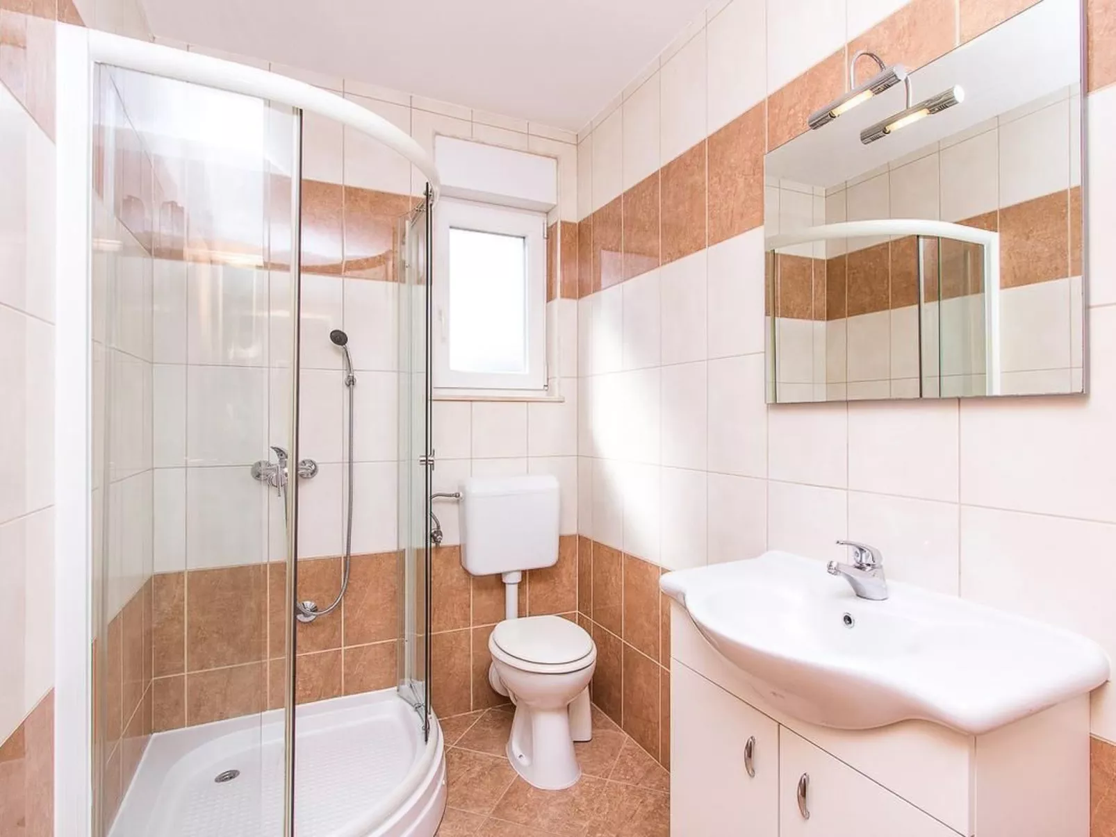 Für 5 Personen ca. 58 m&sup2; in Medulin, Istrien (Medulin und Umgebung)-Image-tags.info