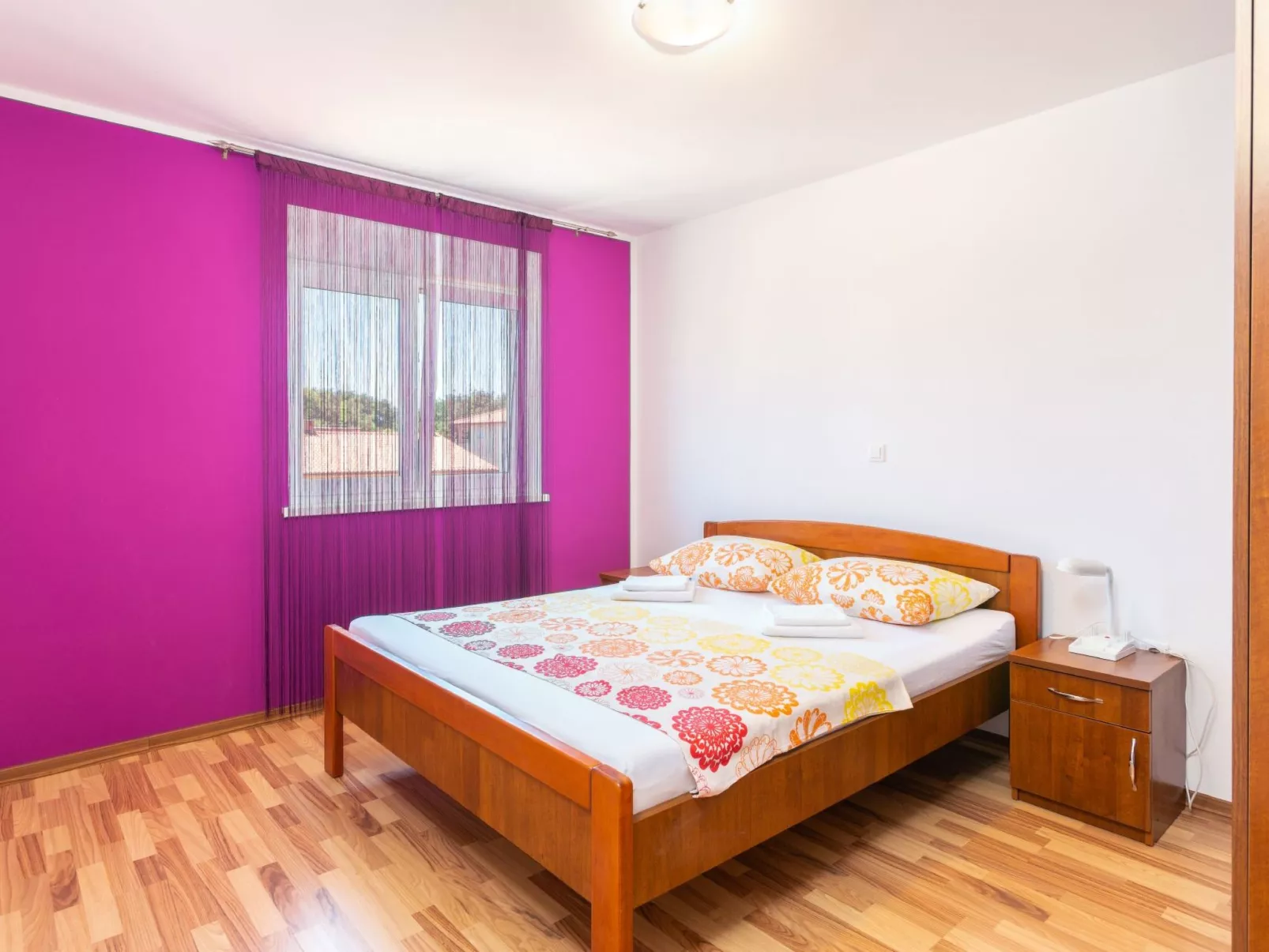 "Dragan 2" mit Balkon-Drinnen