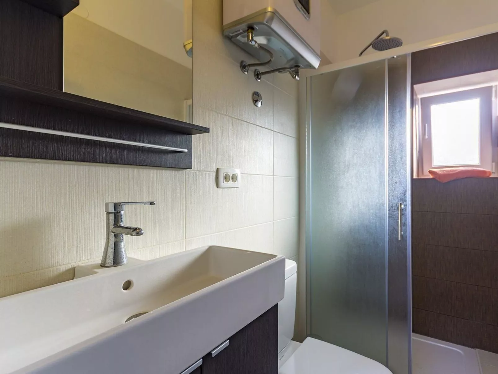 Villa Agneza mit Garten, Pool und Pavillon-Drinnen