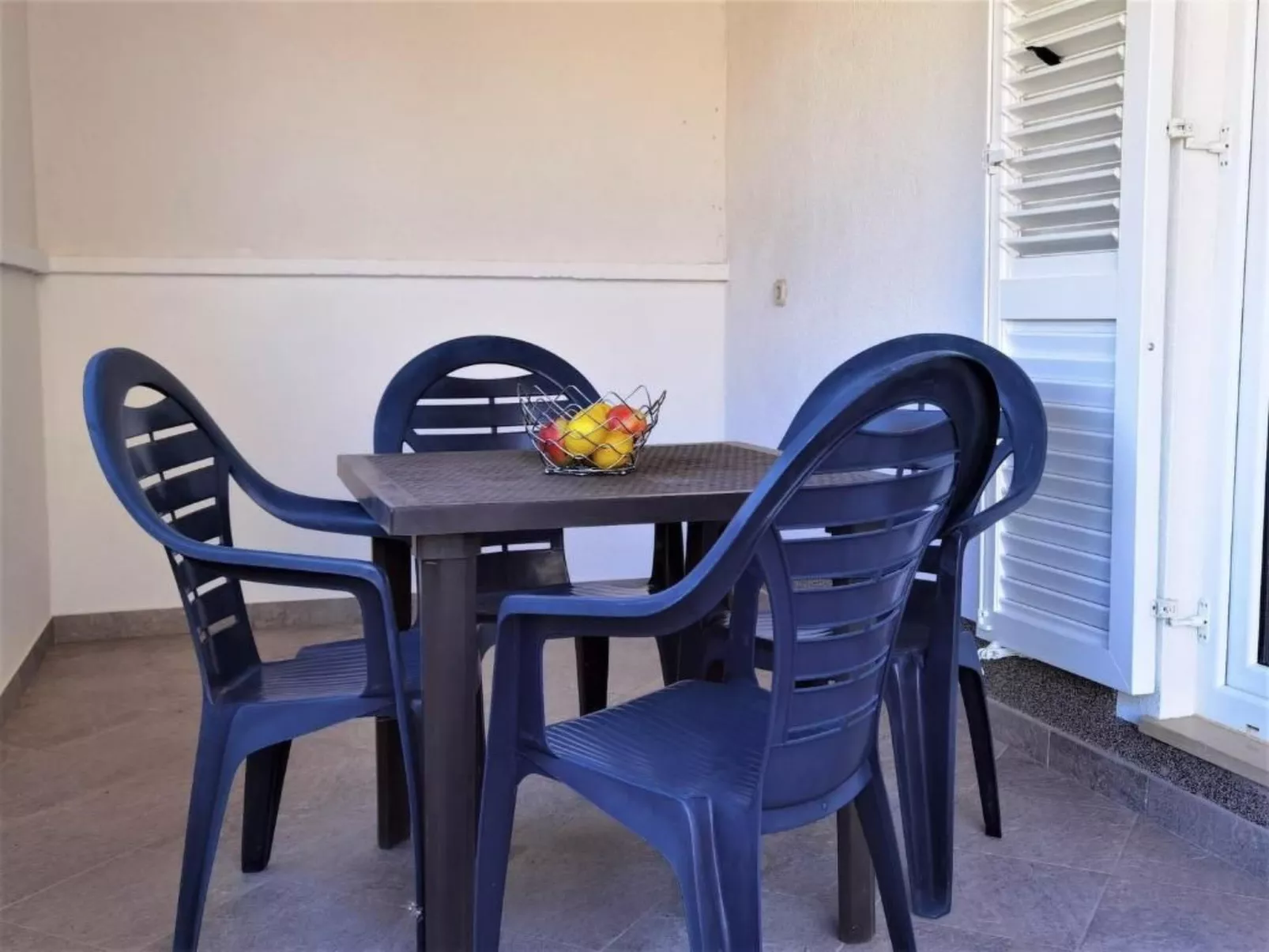 "Little Kiwi" direkt am Strand-Inside