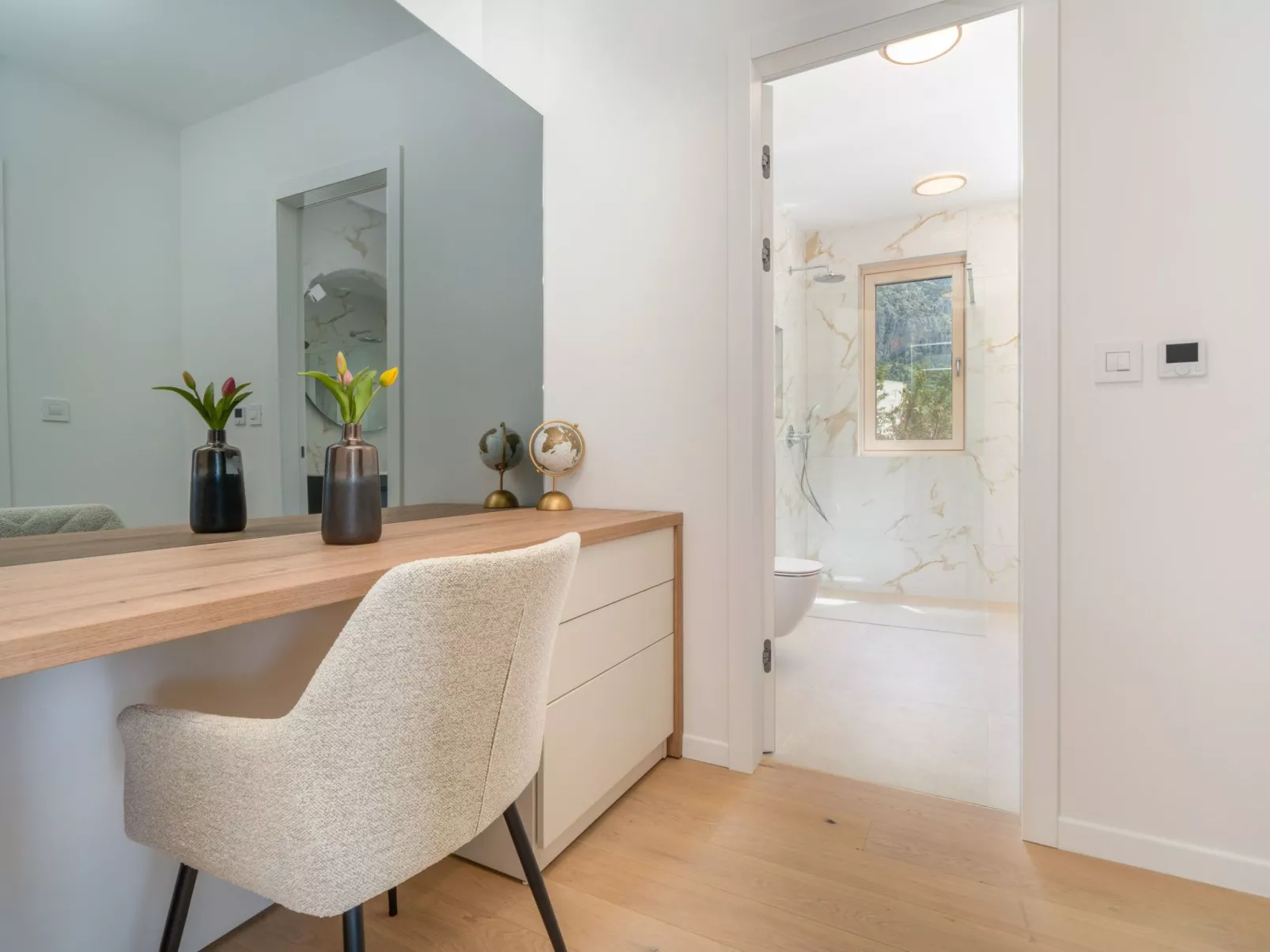 Neue Villa Adore-Drinnen