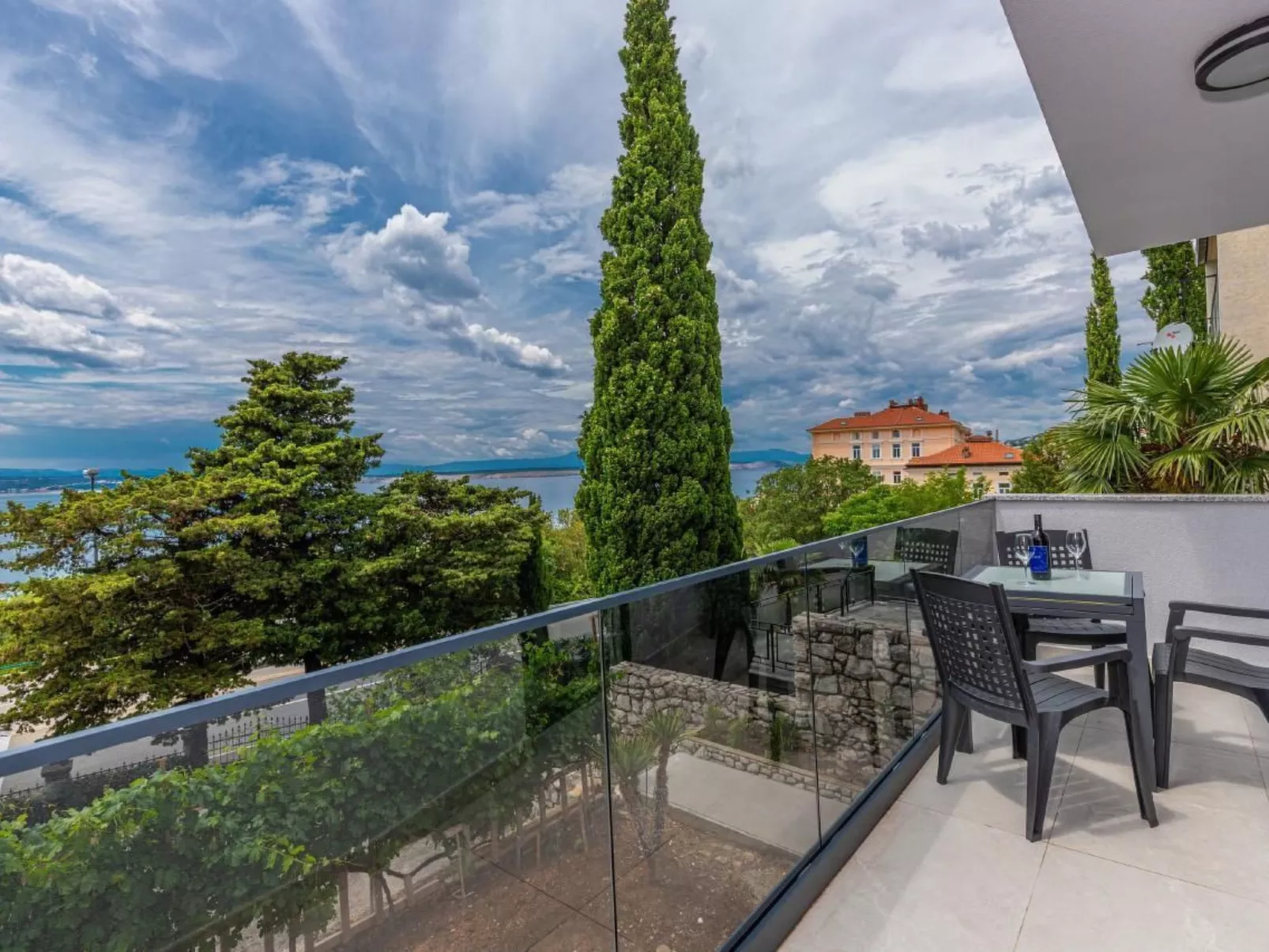 Apartment Helena-Image-tags.info