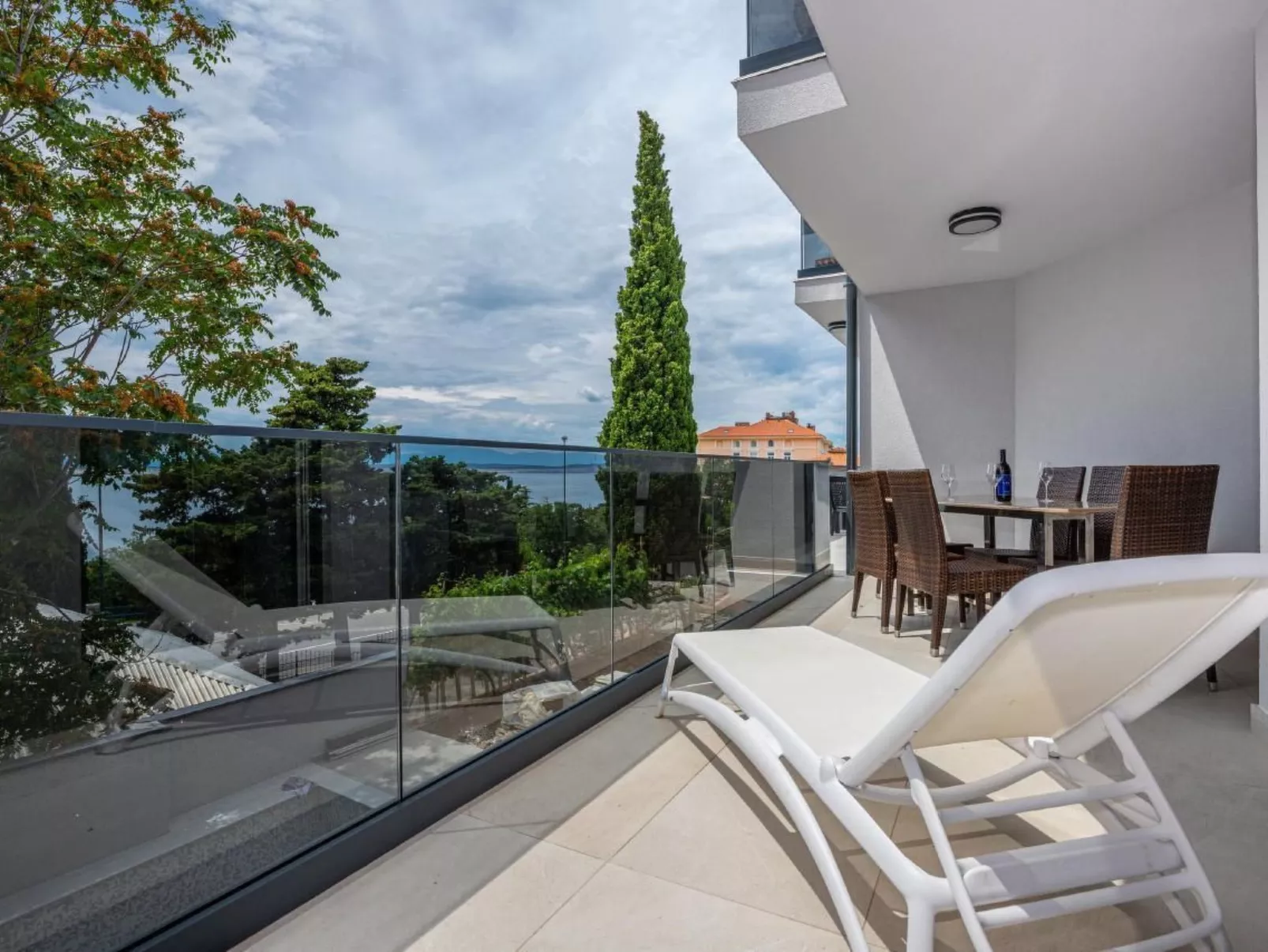 Apartment Emilia-Outside