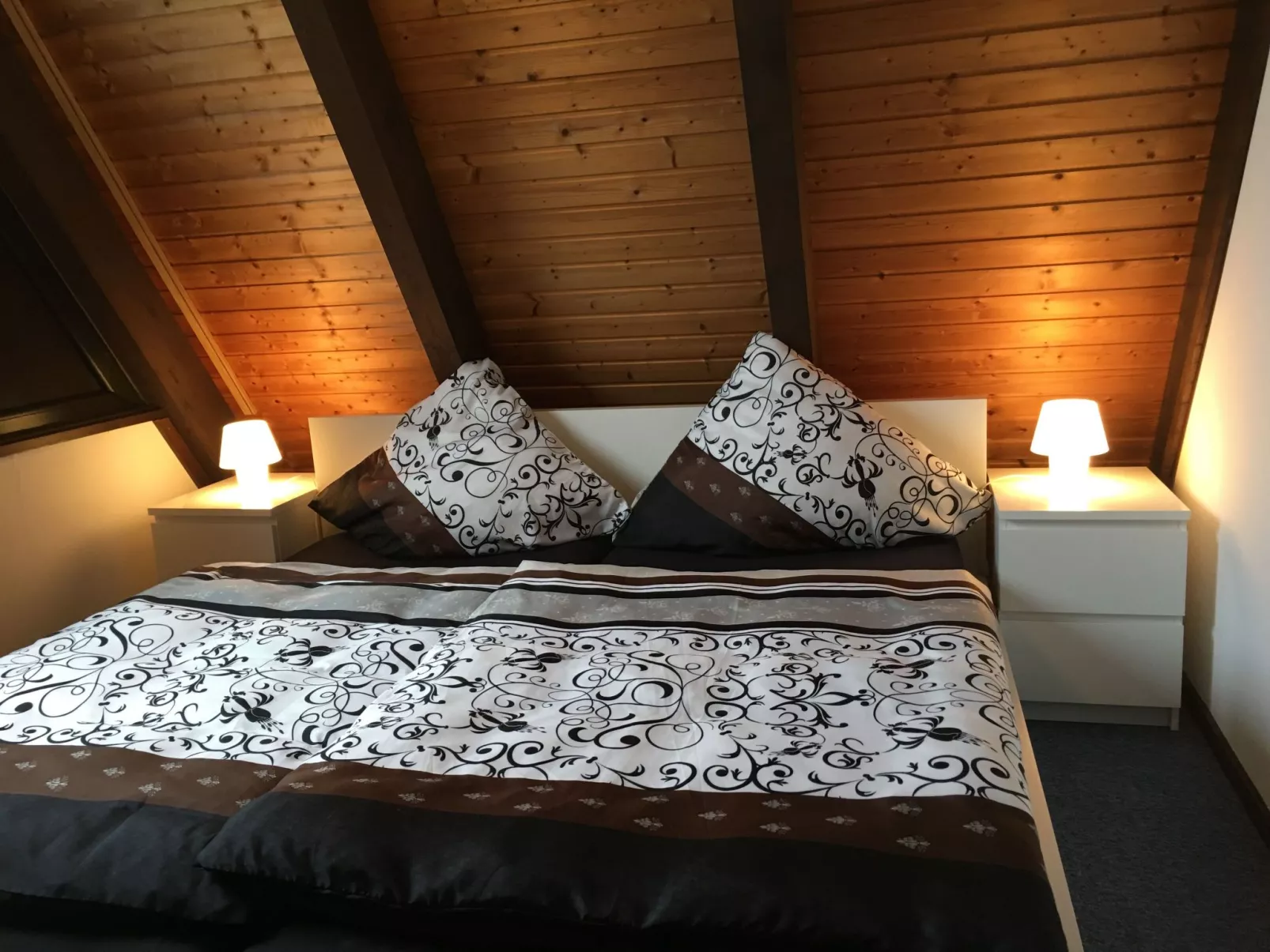 Mit Garten, Grill und Terrasse - Inside