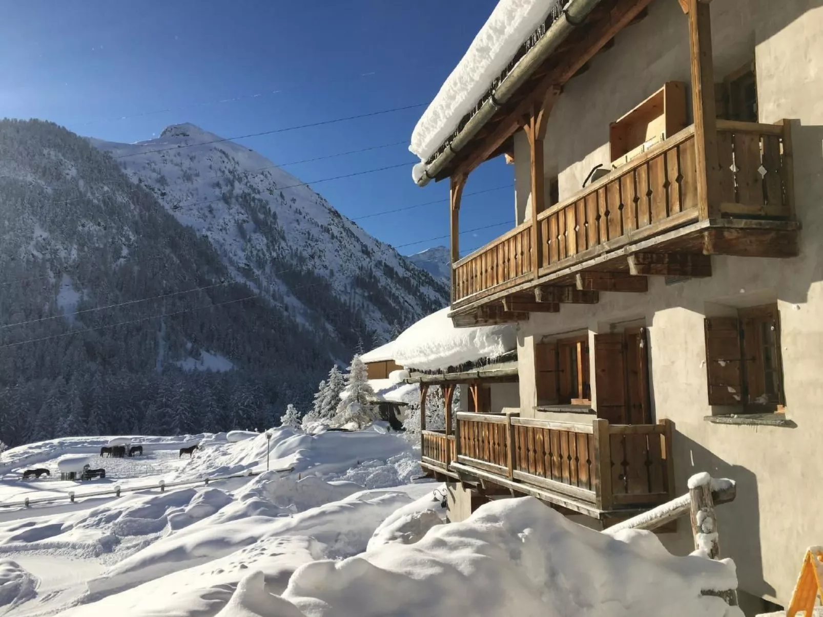 Chesa Surselva-Draußen