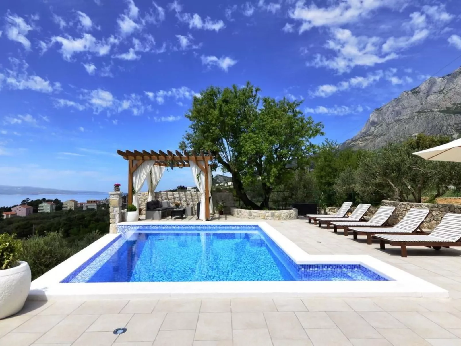 Haus Maria Mendula-Outside