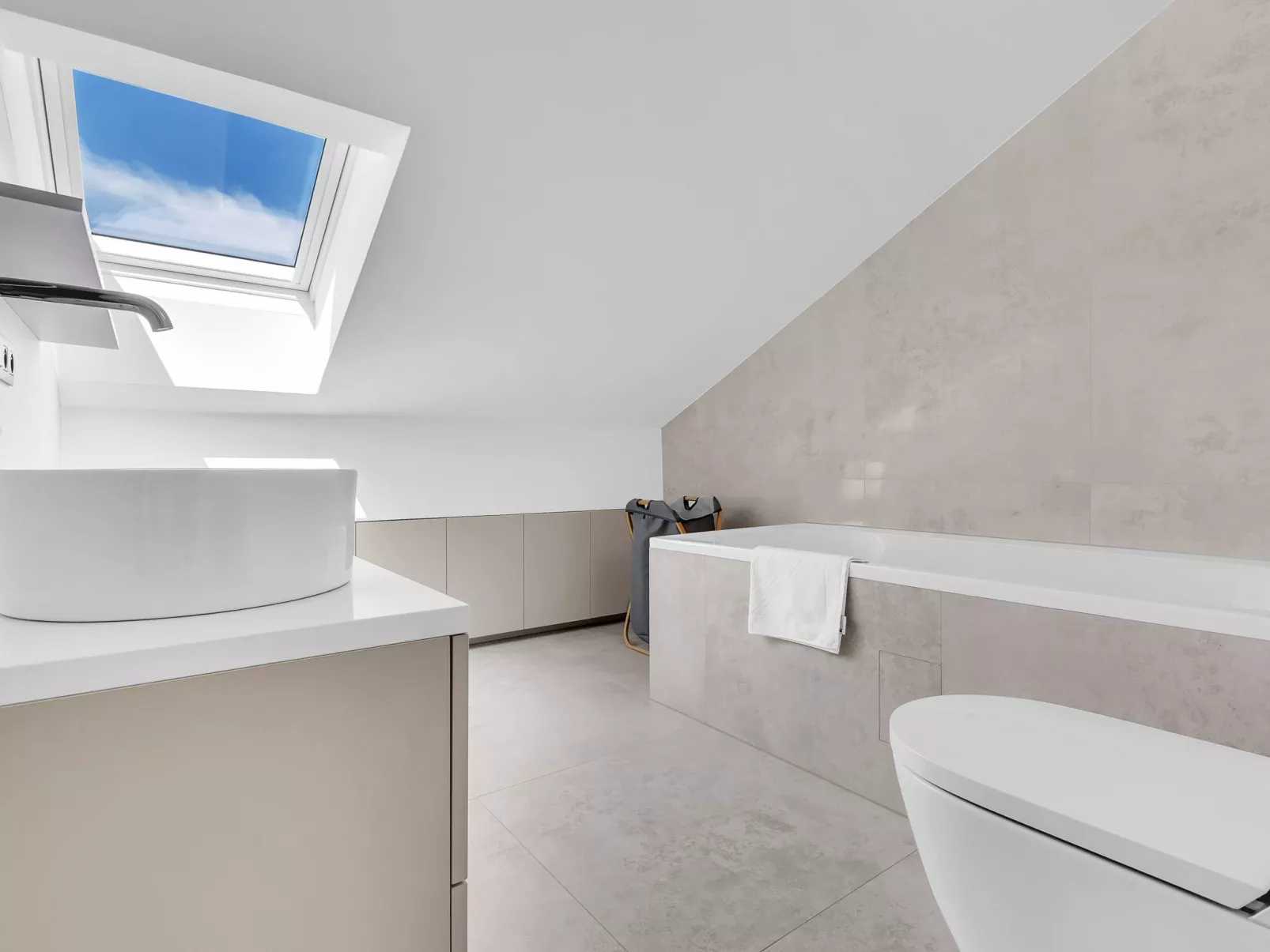 Penthouse Nikolina-50m to beach-Dedans