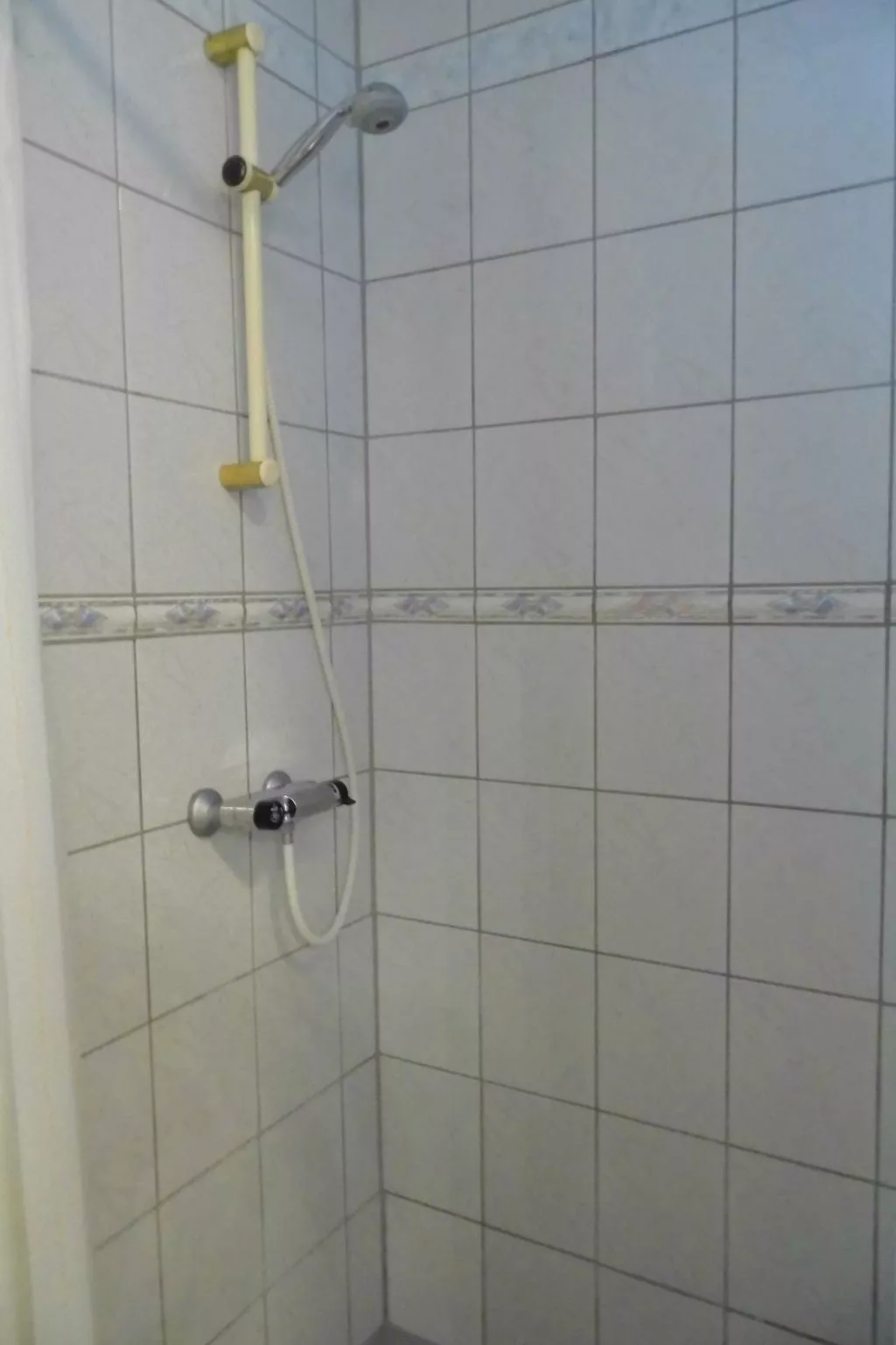 Schöne, geräumige Wohnung in der ersten Etage-Dedans