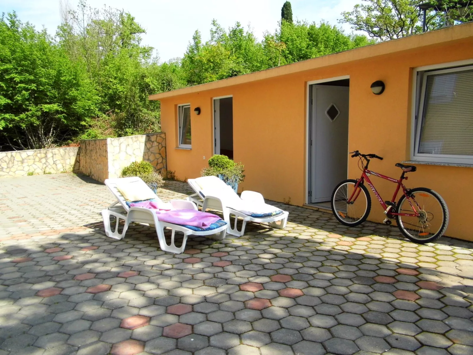 Schöne, komfortable und voll ausgestattete Wohnung-Dehors