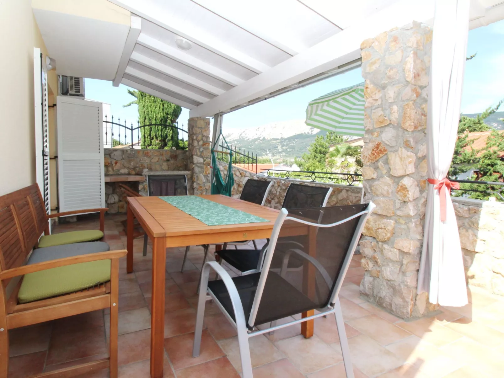 Appartement in Baška mit Eigener Terrasse-Draußen