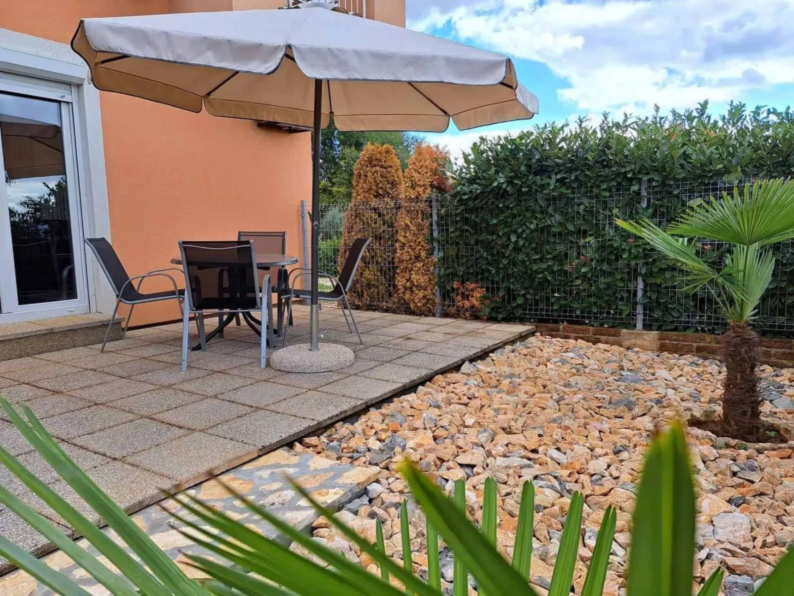 "Nette App in der Nähe des Pools"-Outside