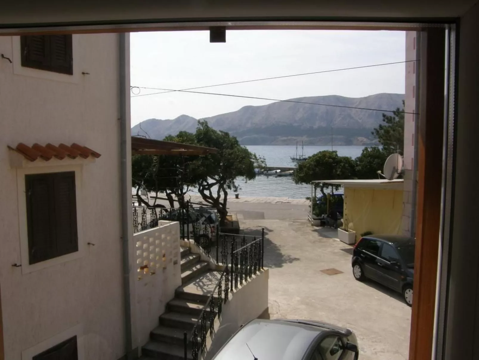 Haramina A2+2-Outside