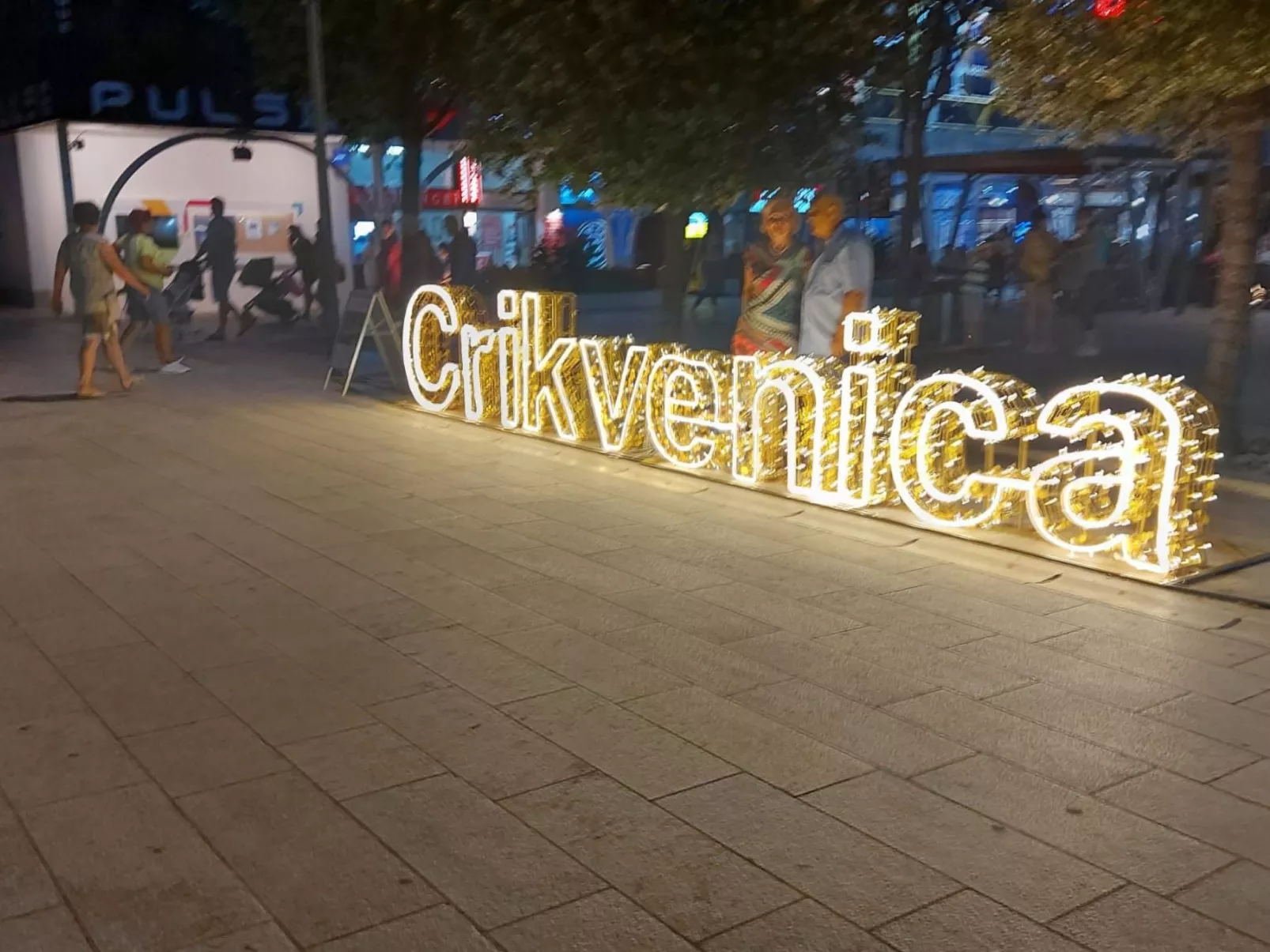 Modernes Apartment in Crikvenica mit Gemeinschaftspool-Outside