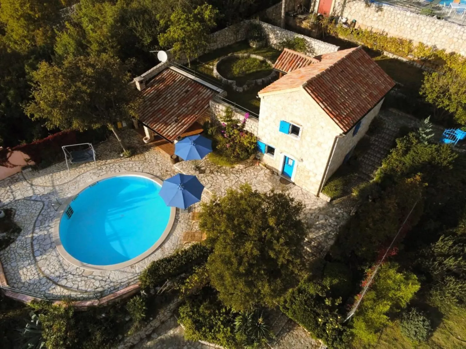 "Villa Ivanka" mit Blick auf das Wasser-Dehors