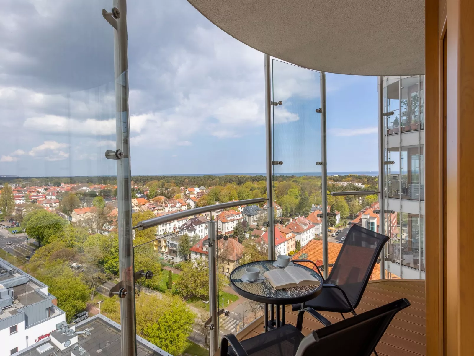 Tower 97 in hervorragender Lage-Image-tags.info