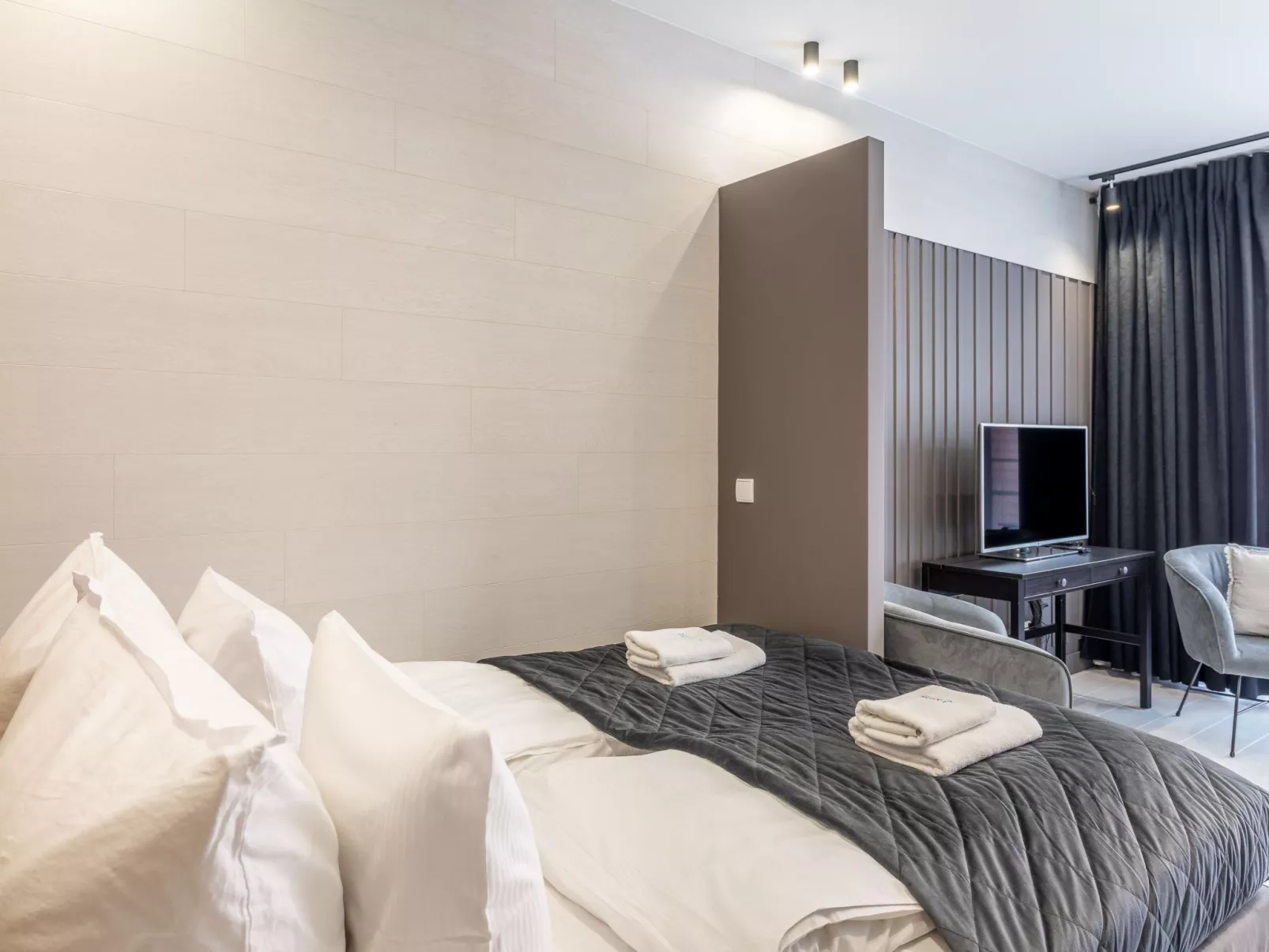 Kormoran in modernem Appartementhaus-Image-tags.info