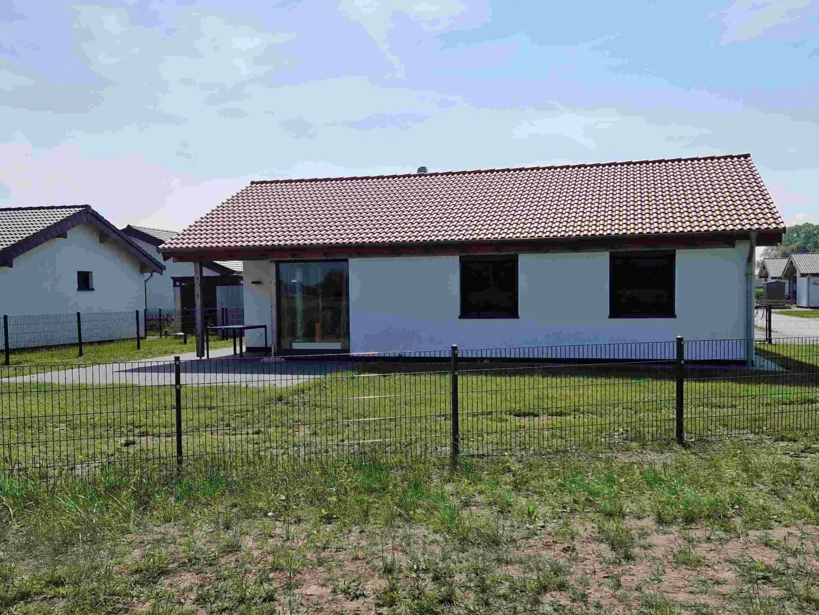 G1 Eingezäuntes Haus mit Kamin in Eckwarderhörne-Draußen