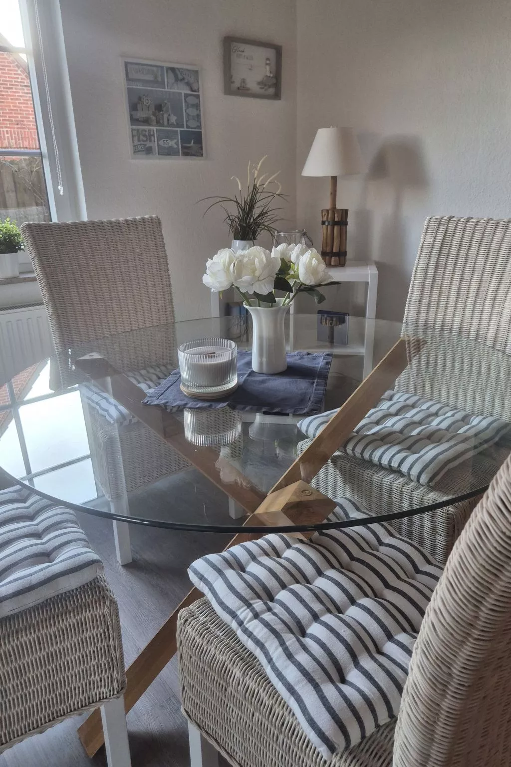 Mit Wintergarten und Garten am Deich-Inside