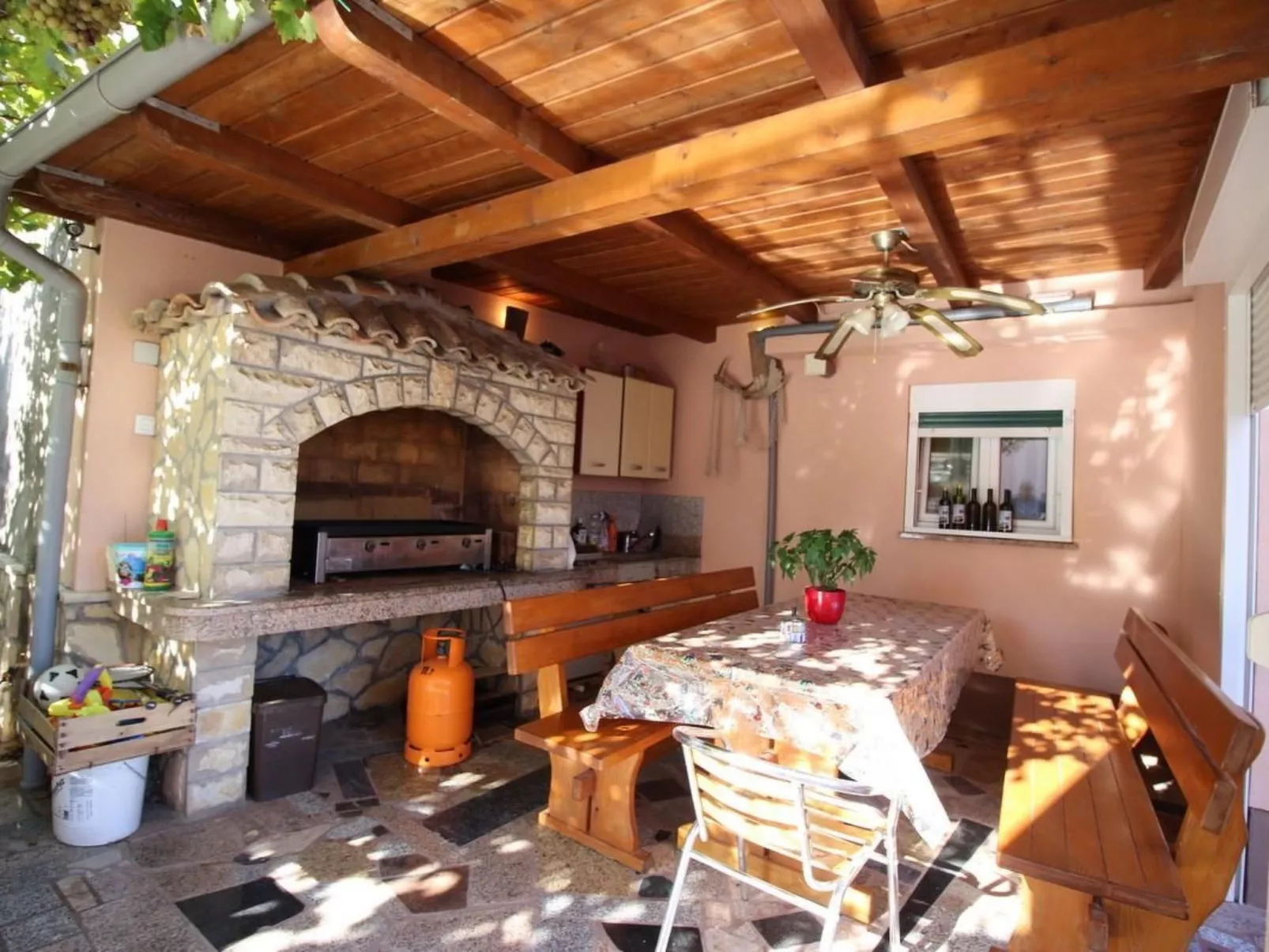 Schöne Wohnung in Baška mit Eigener Terrasse-Dehors