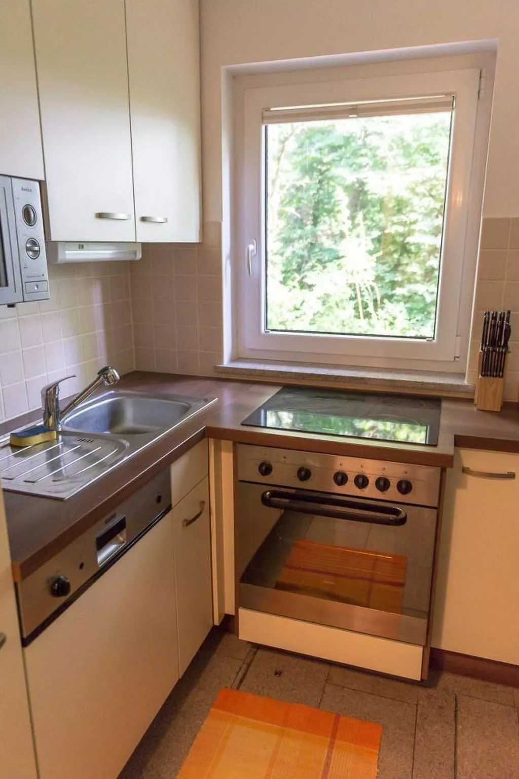 Kleines Haus am Rande des Waldes-Image-tags.info