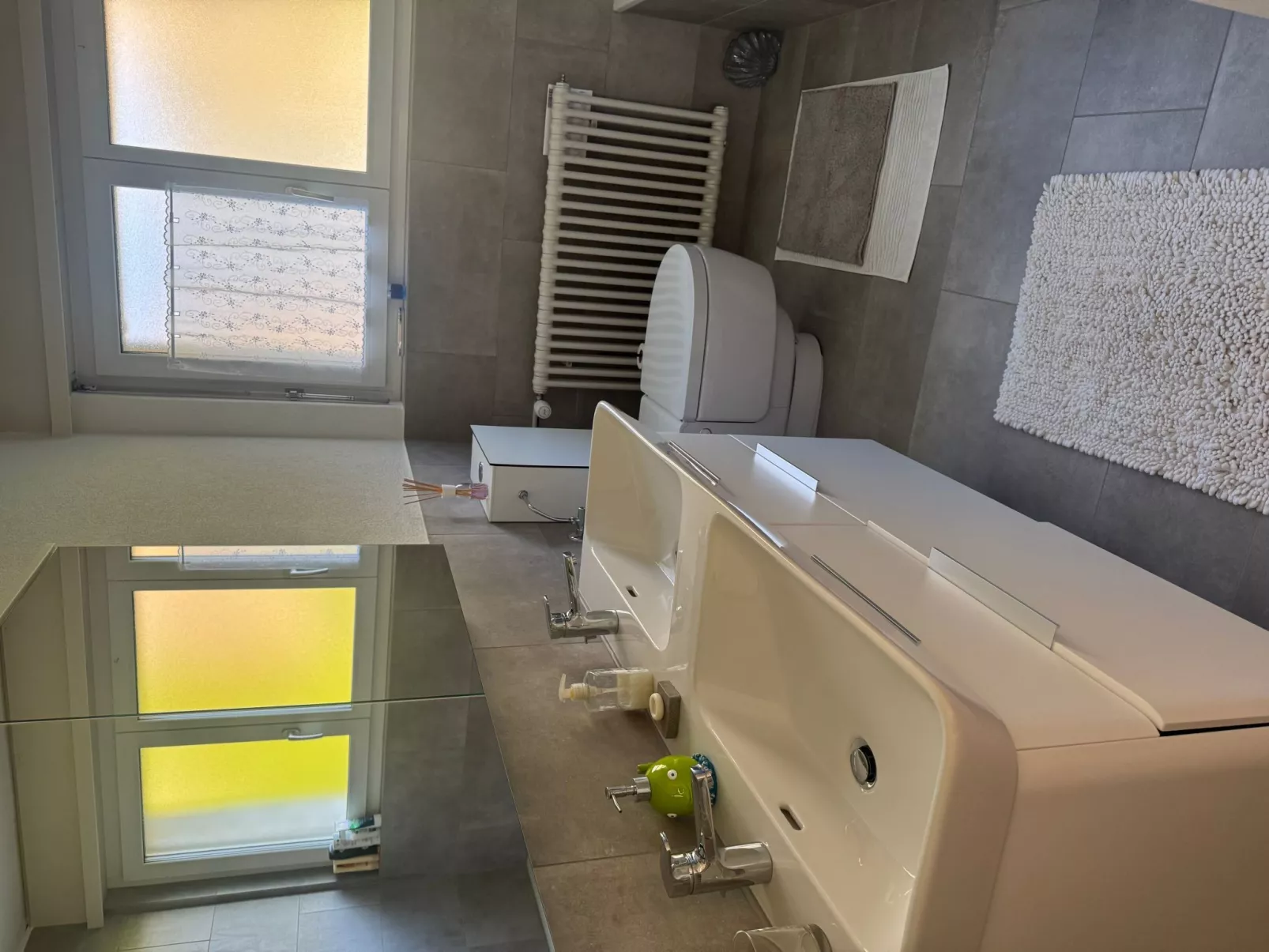 Silent Escape-Inside