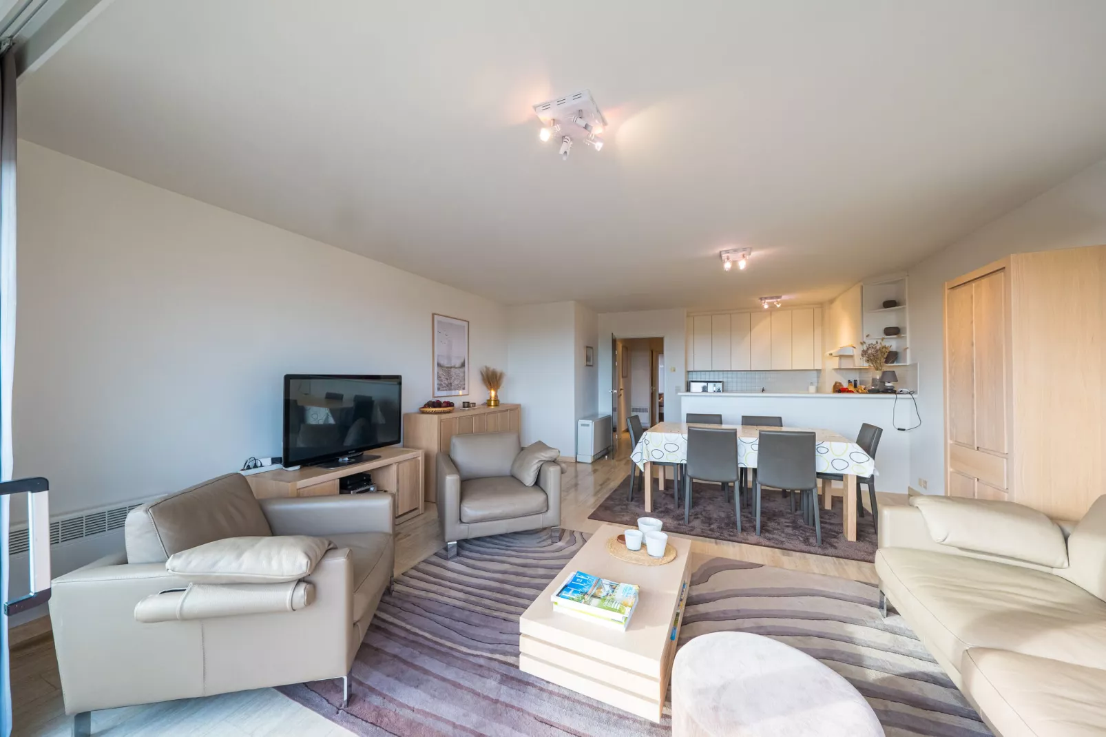 Prestige II 0401-Living room
