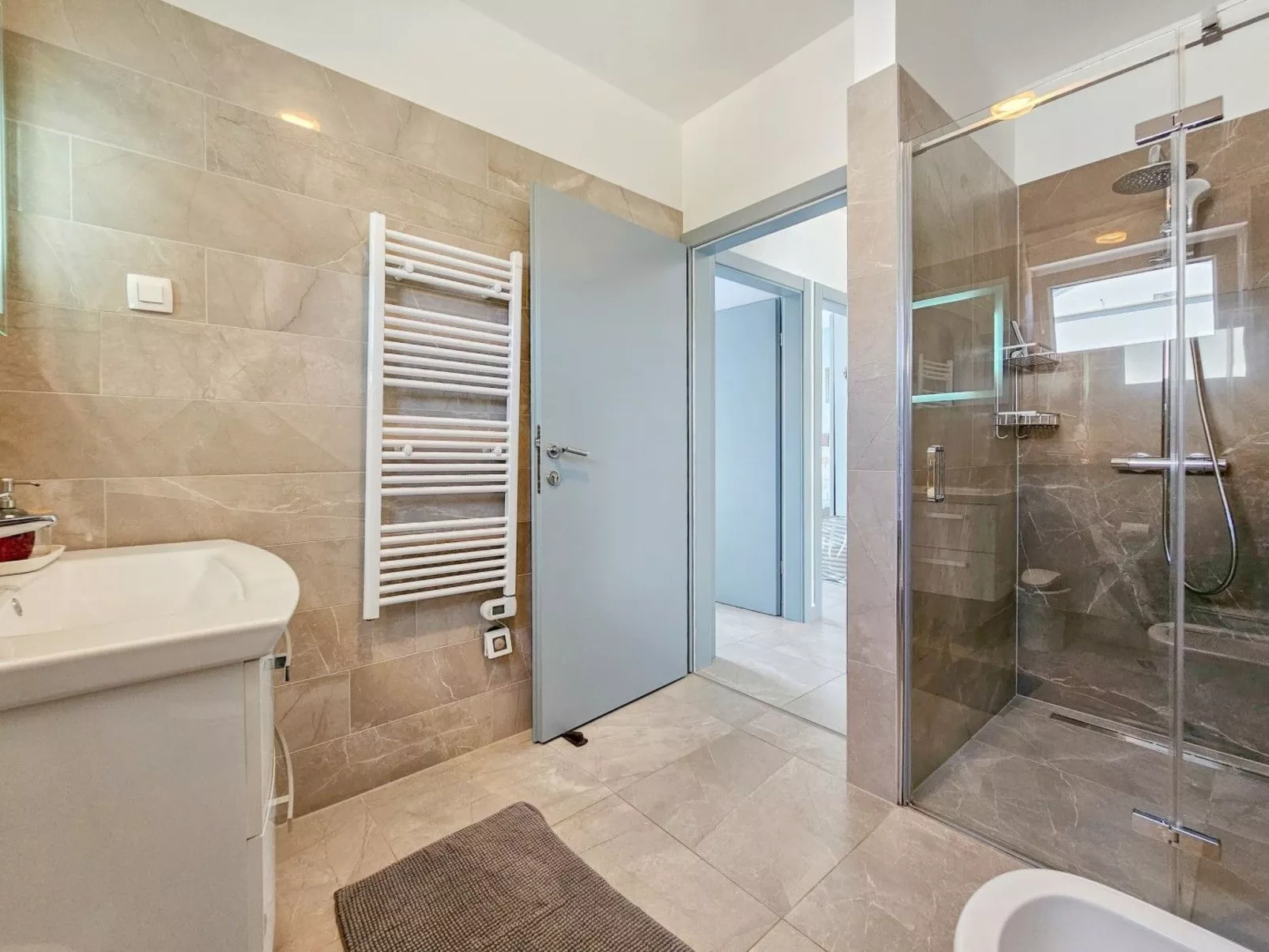 Für 4-6 Personen-Inside