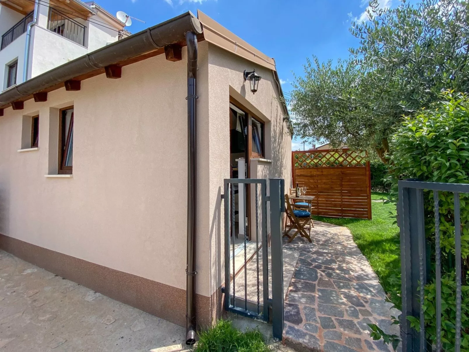 Gemütliches Studioappartement Doris-Draußen