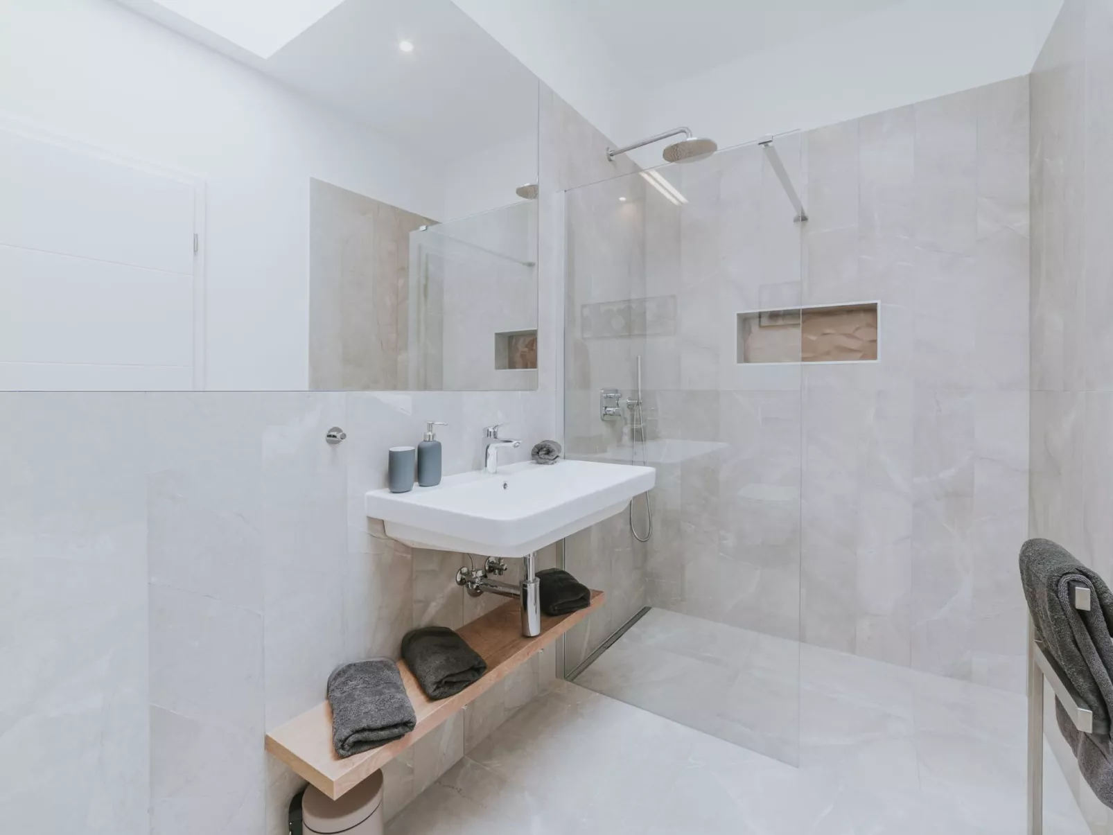 Haus in Novigrad mit privatem Pool-Inside