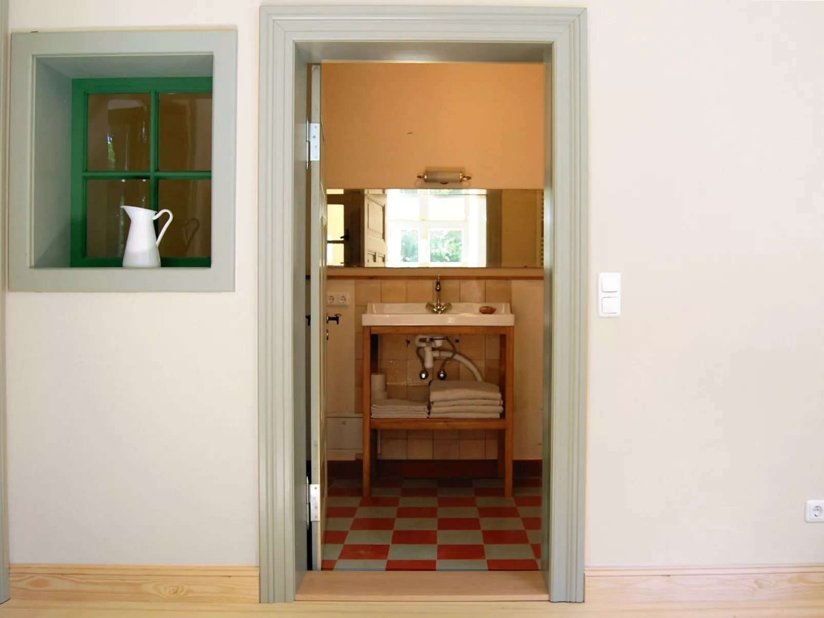 Pastor Hauswedel-Dedans