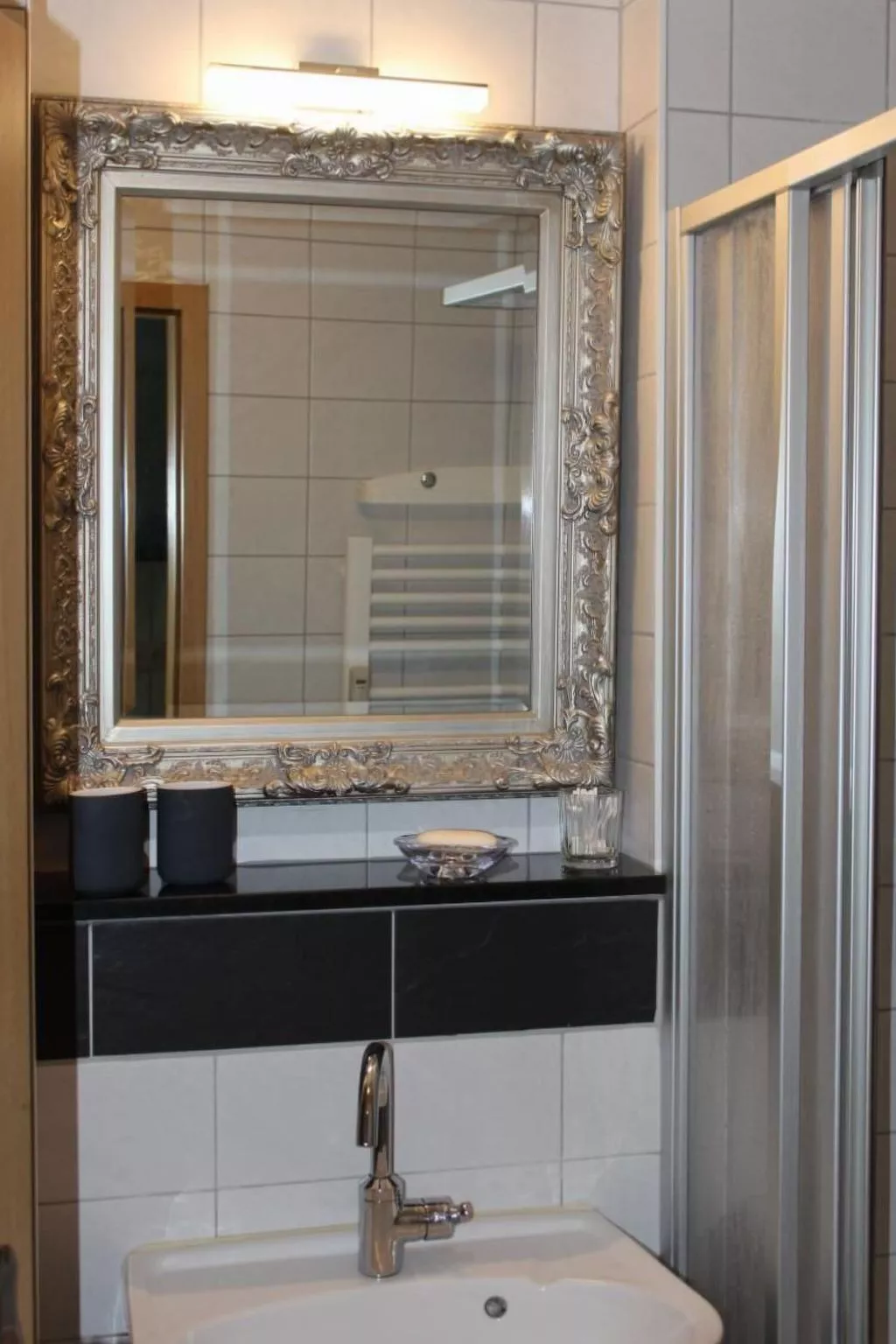 Gemütliche Ferienwohnung mit Blick auf die Donau-Drinnen