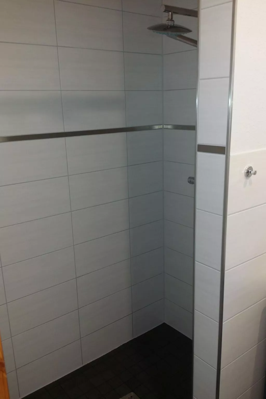 Ruhiges Ferienhaus mit gemütlicher Terrasse-Dedans