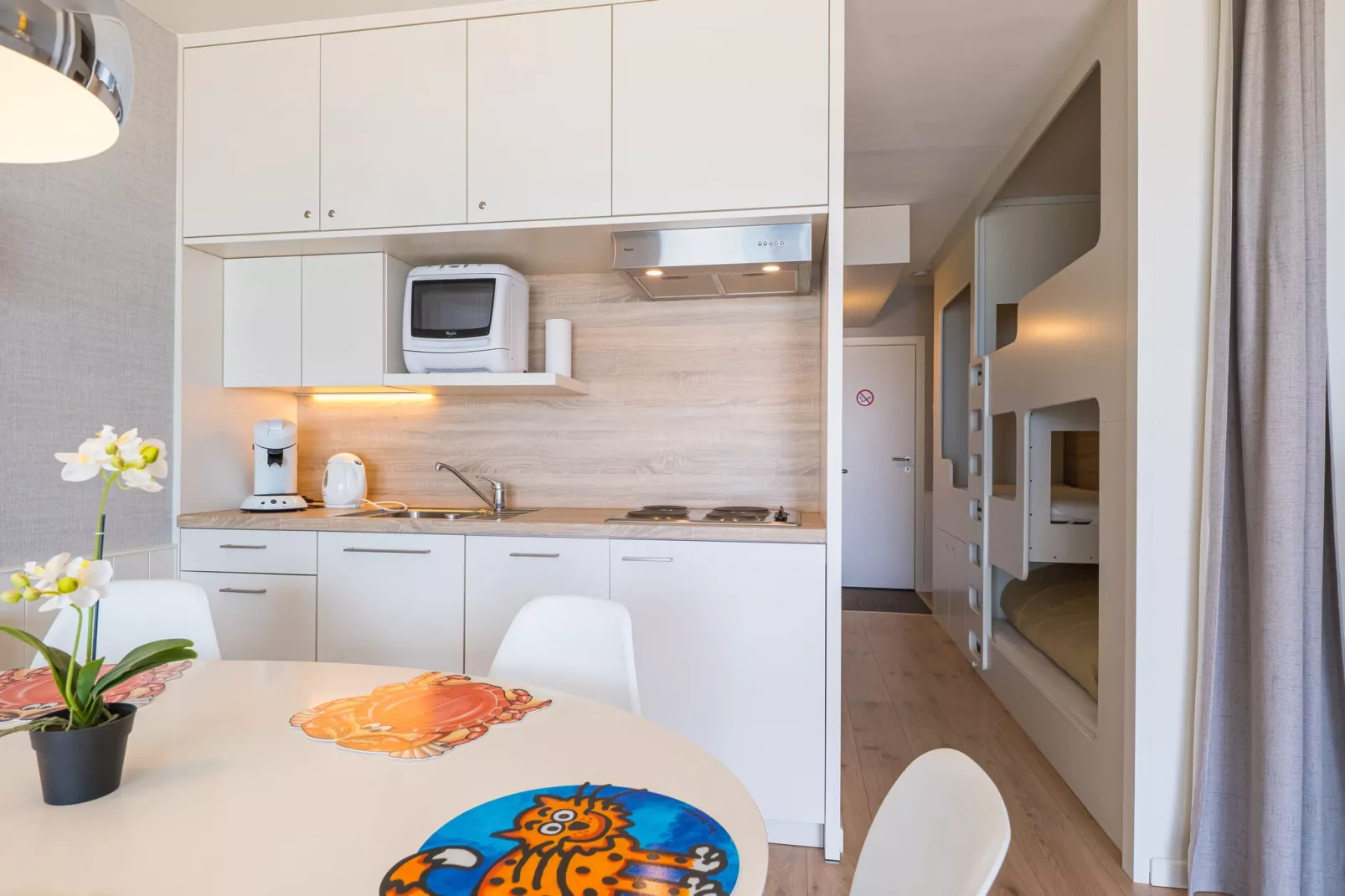 Darwin II 0605-Kitchen