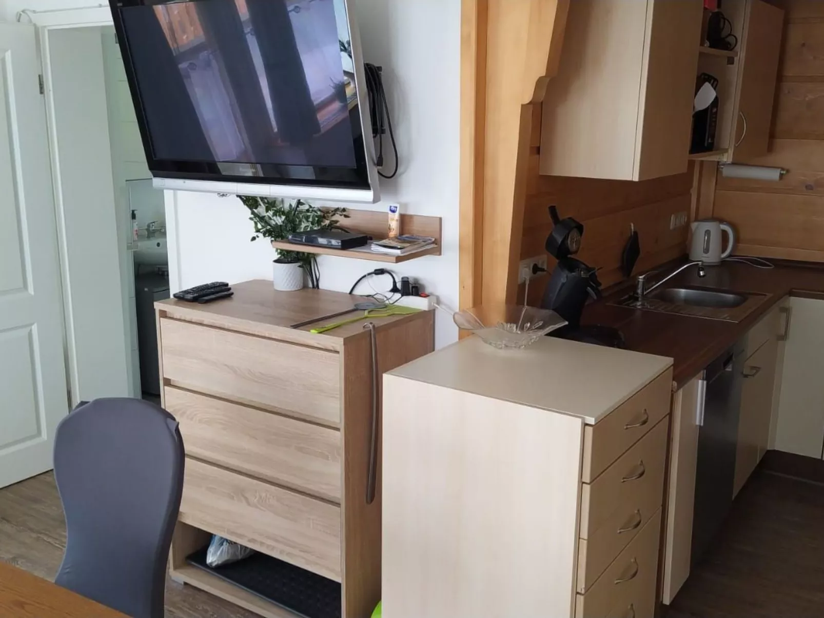 Bergwiese mit Balkon-Inside