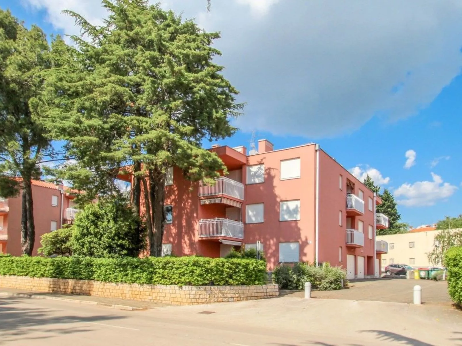 Wohnung "Senka" direkt am Strand-Outside