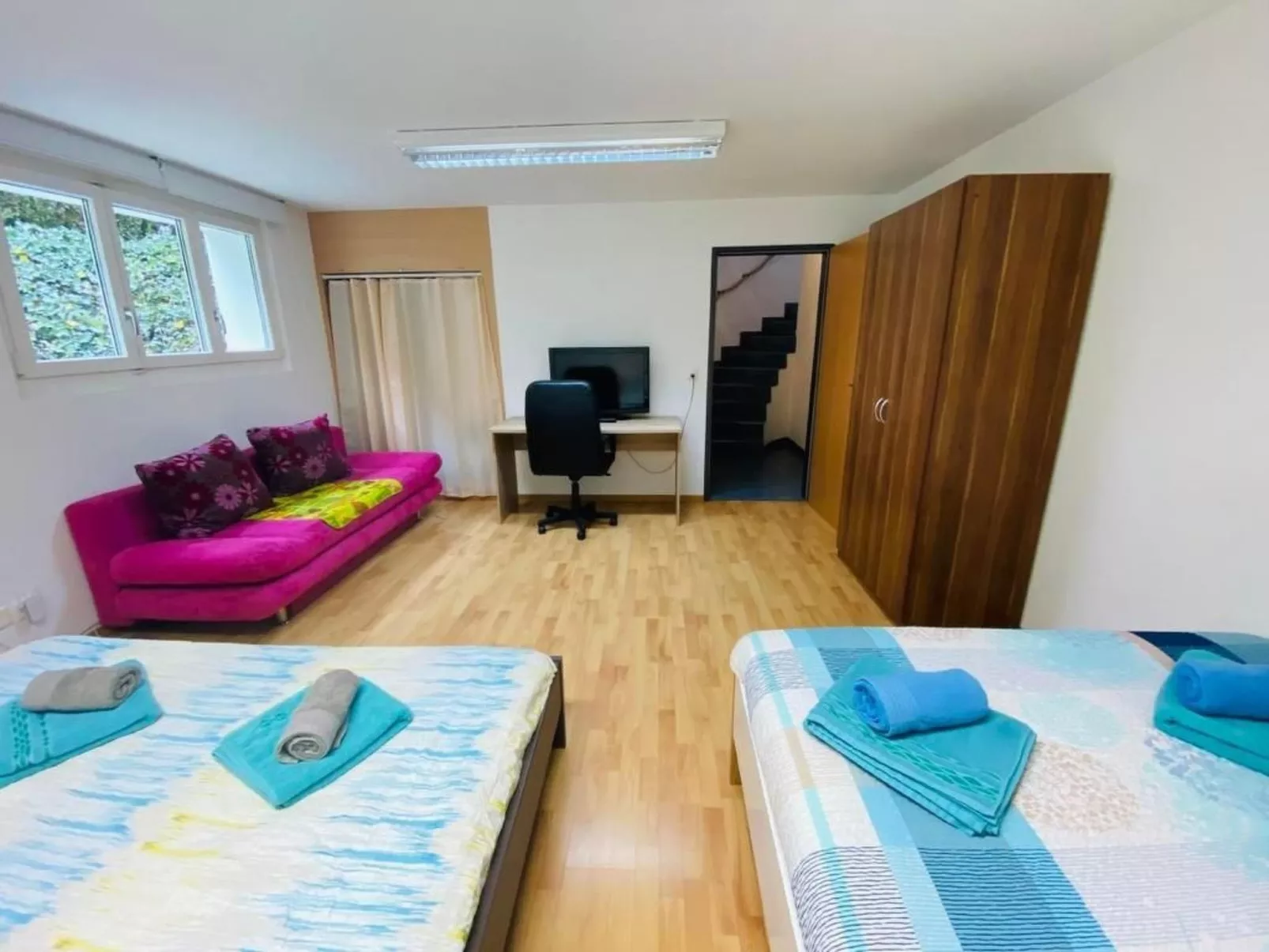 Leons Holiday Homes-Image-tags.info