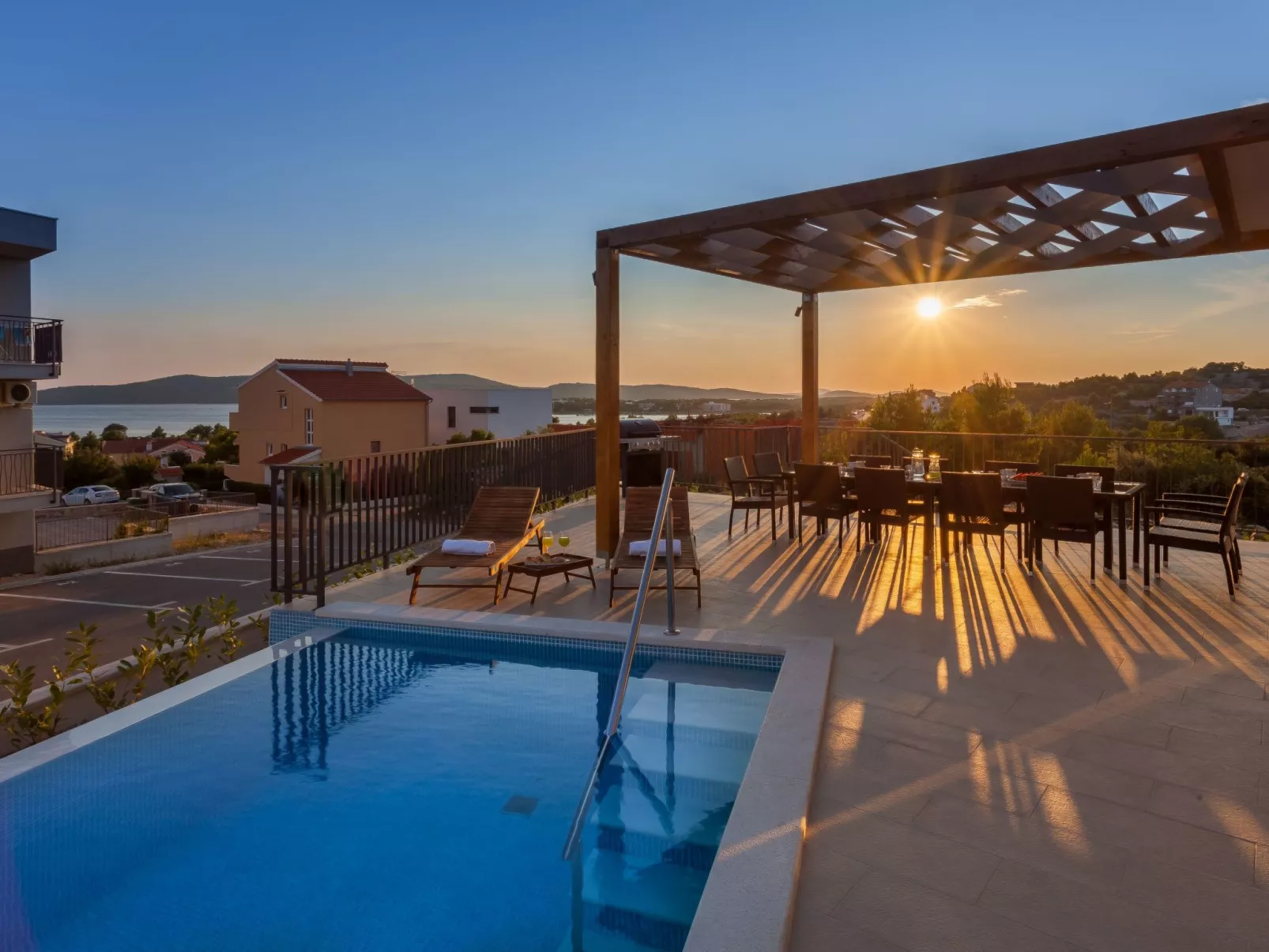 Wunderschöne Ferienvilla Lomari-Dehors