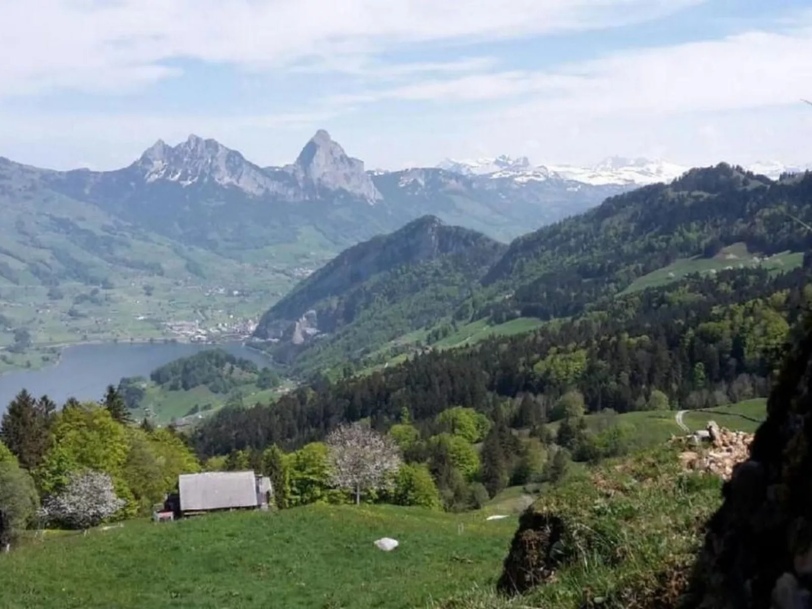 Guntern in Lauerz-Outside