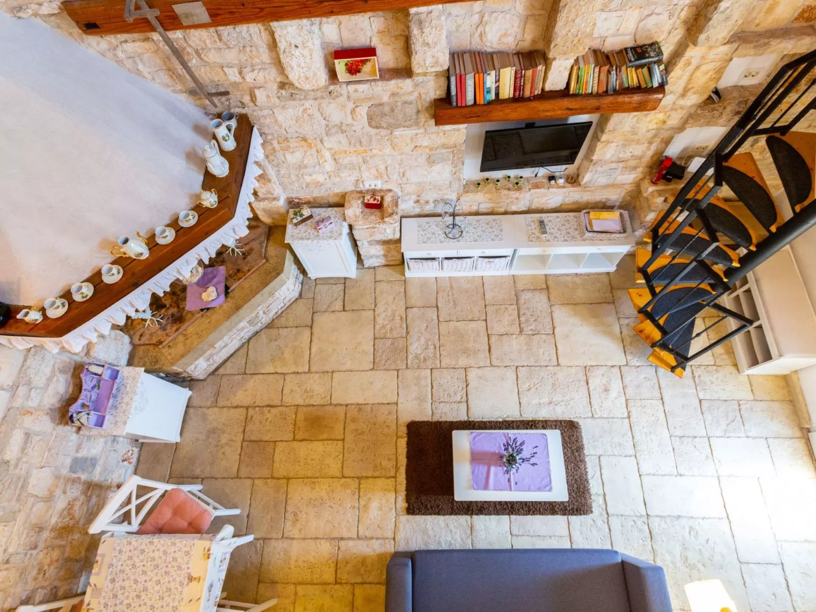 "Lilo Lavender" mit Whirlpool-Inside