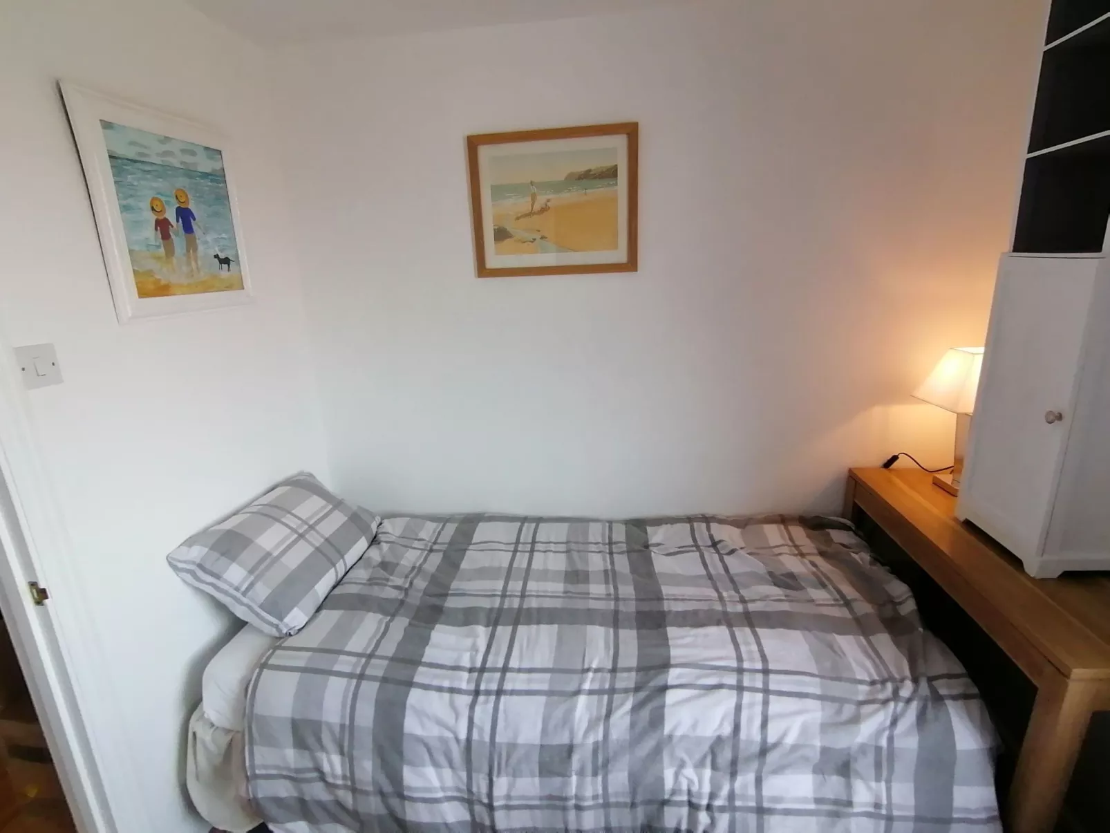 "Stewart" mit Blick auf das Wasser-Image-tags.info