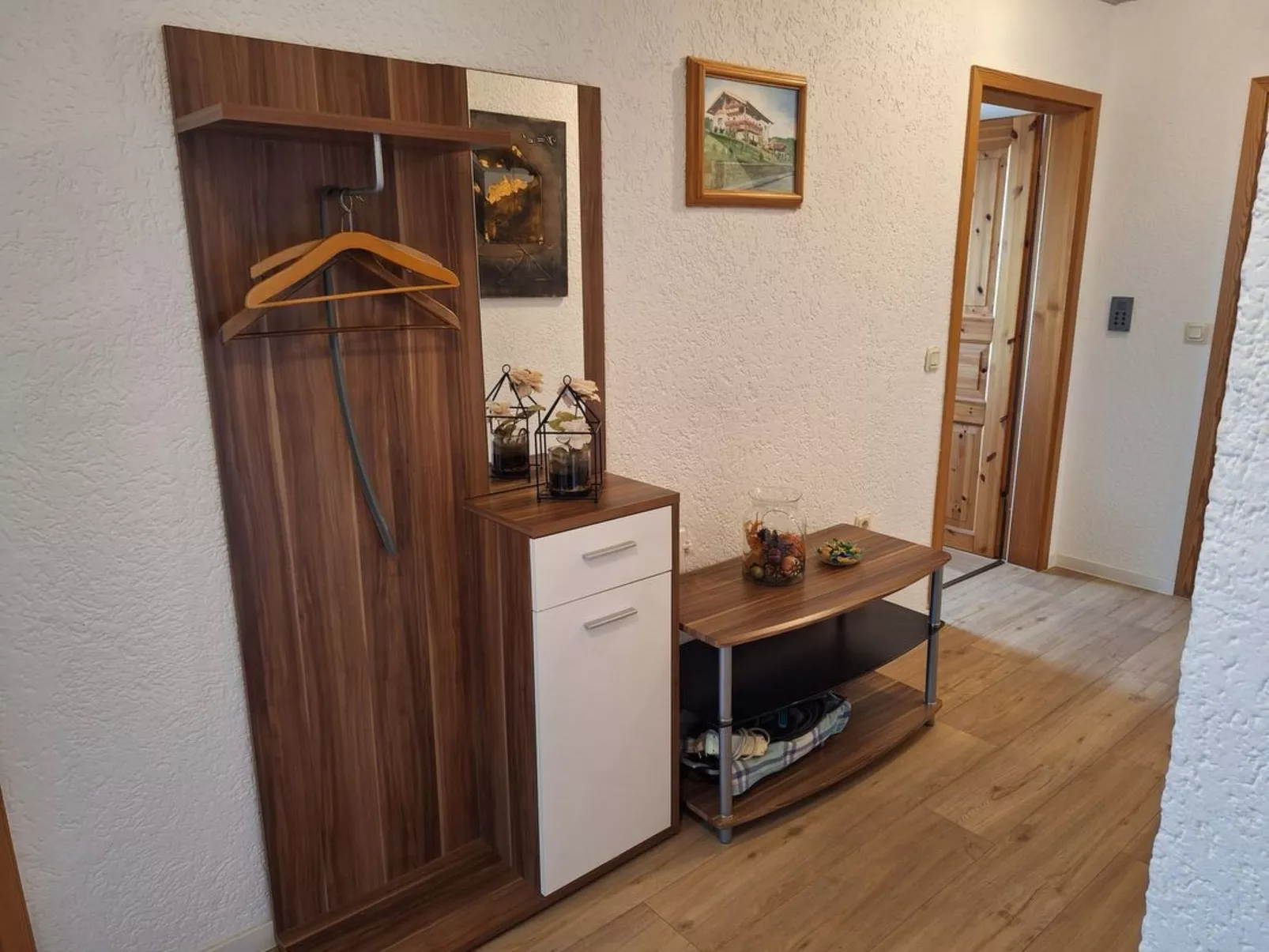 Mit sonniger Terrasse und Ausblick-Image-tags.info