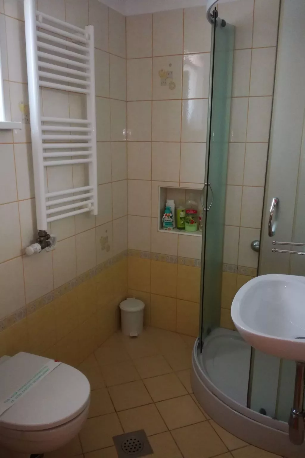 Appartement mit Balkon-Drinnen