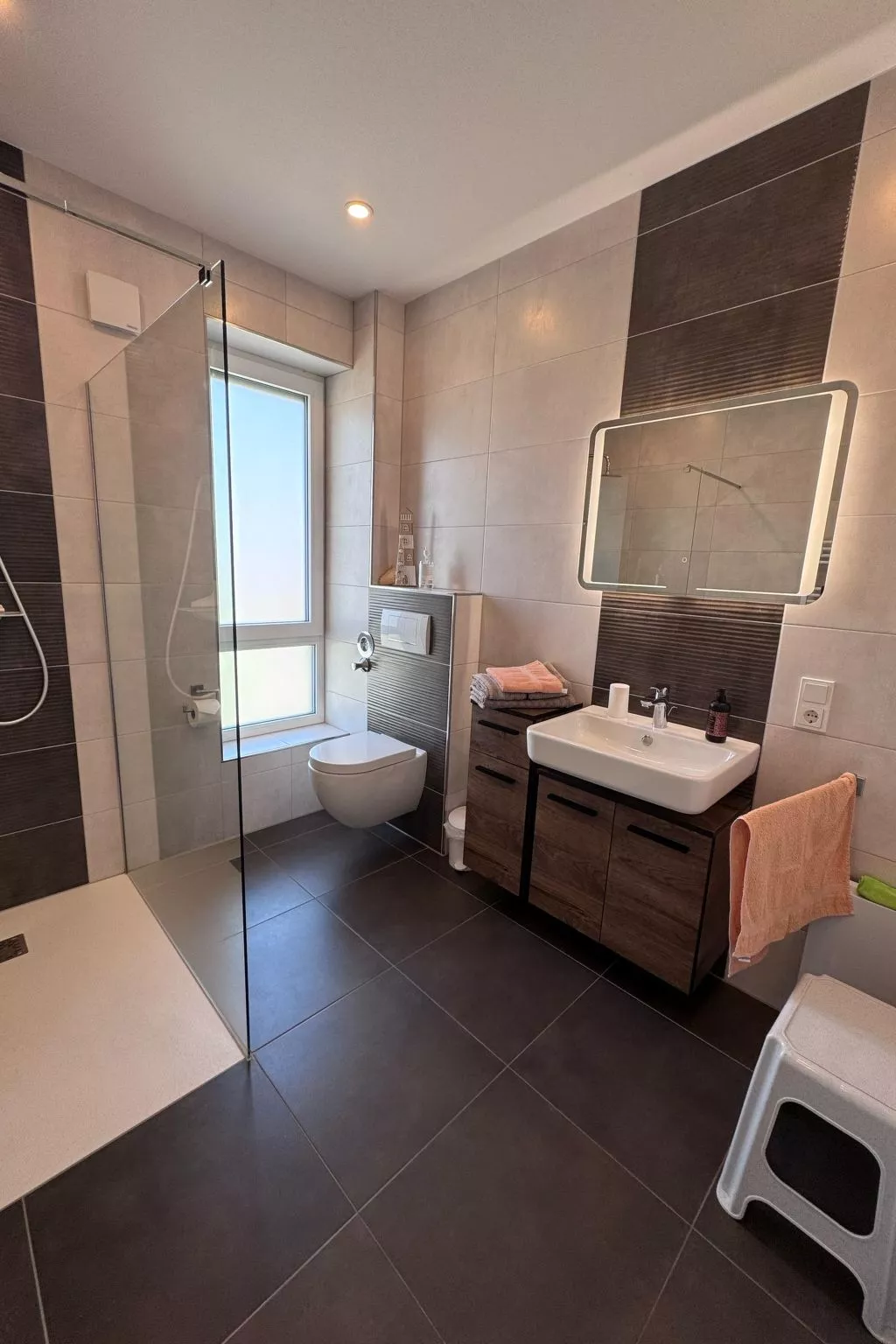 Dariana Schwalbach-Image-tags.info