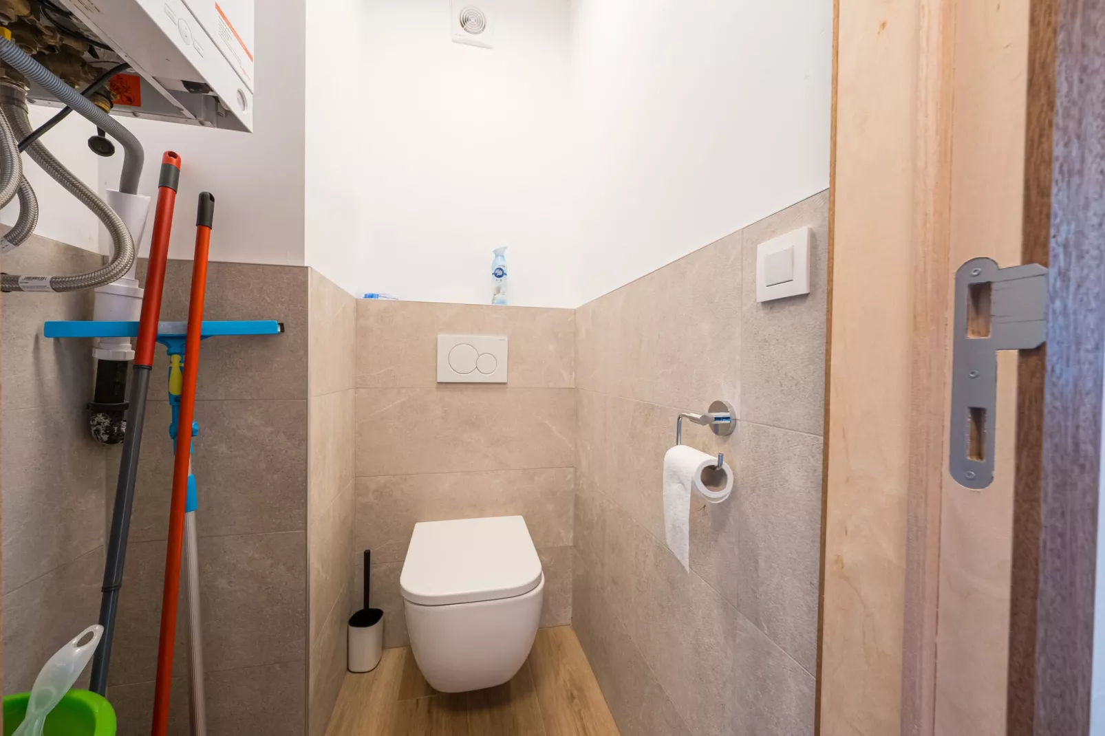 Pearl Beach 0504-Bathroom