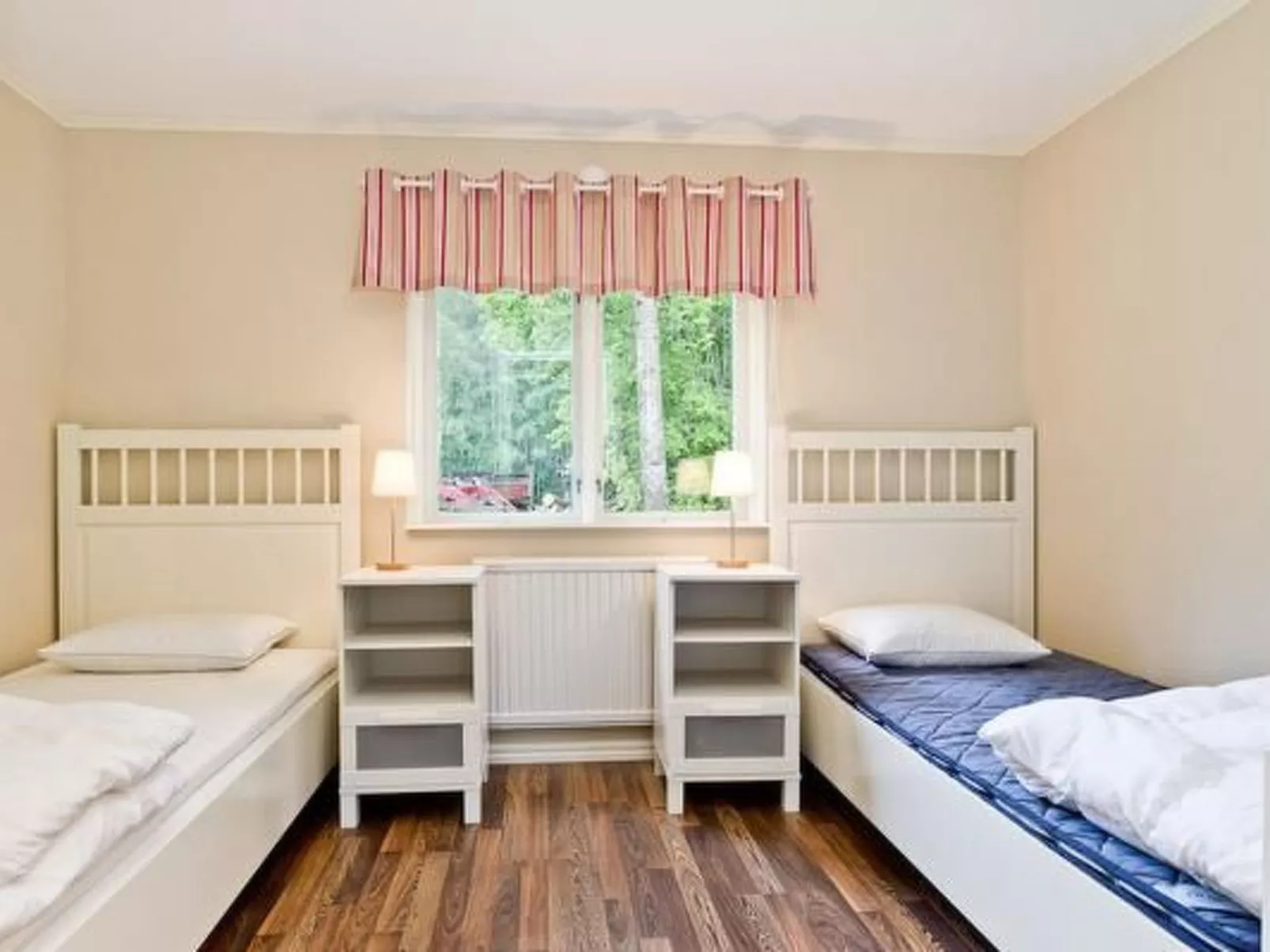 In Norrköping mit sonniger Terrasse-Dedans