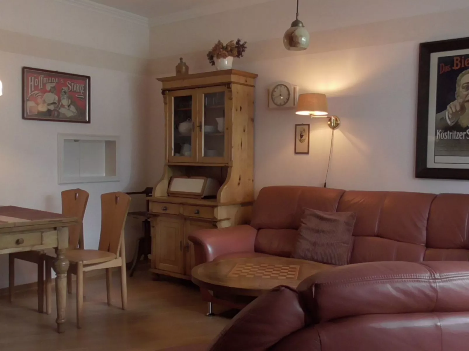 Mit überdachter Terrasse und Carport-Drinnen