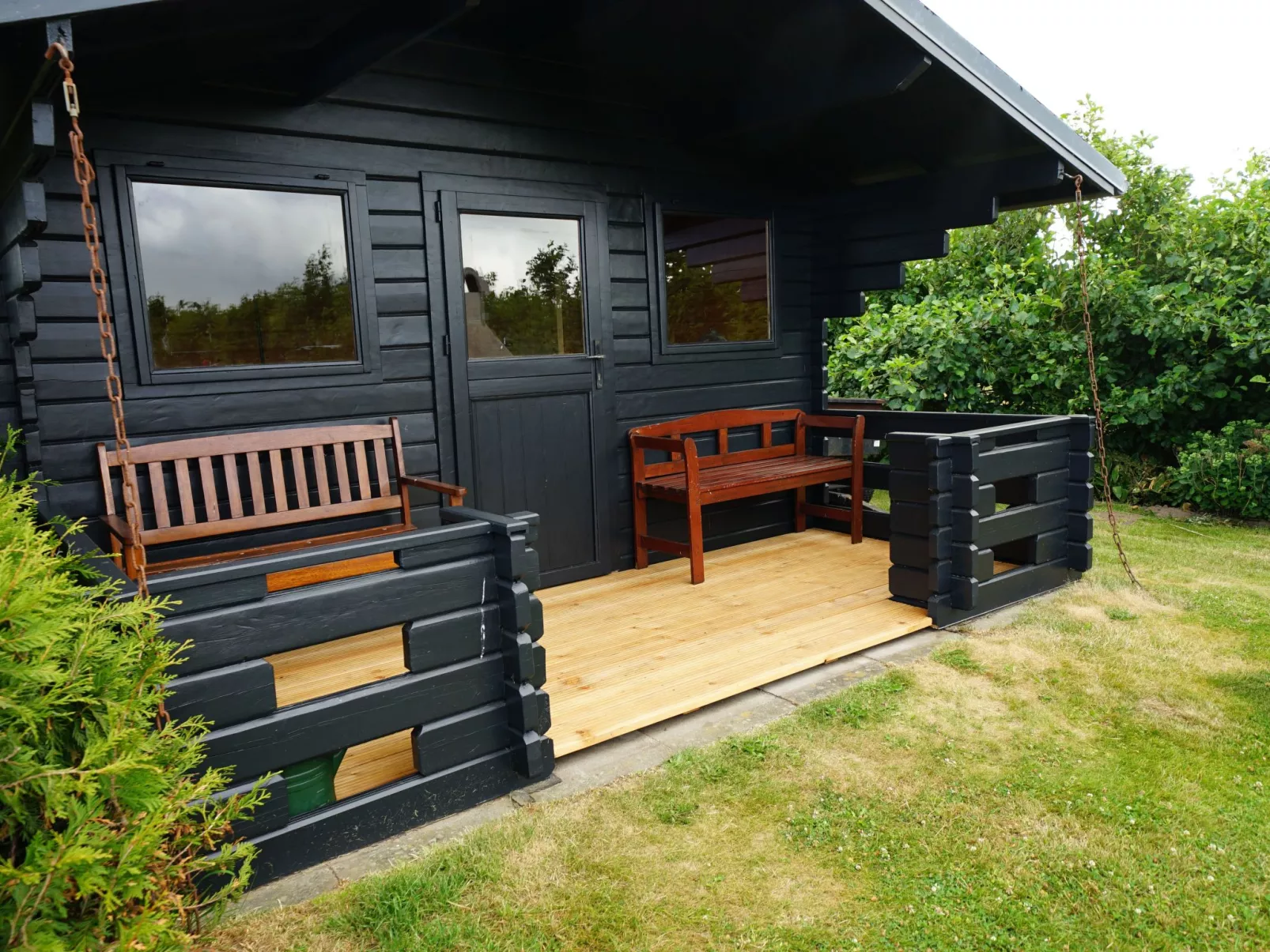 In Großmorsum mit Terrasse und Grill-Dehors